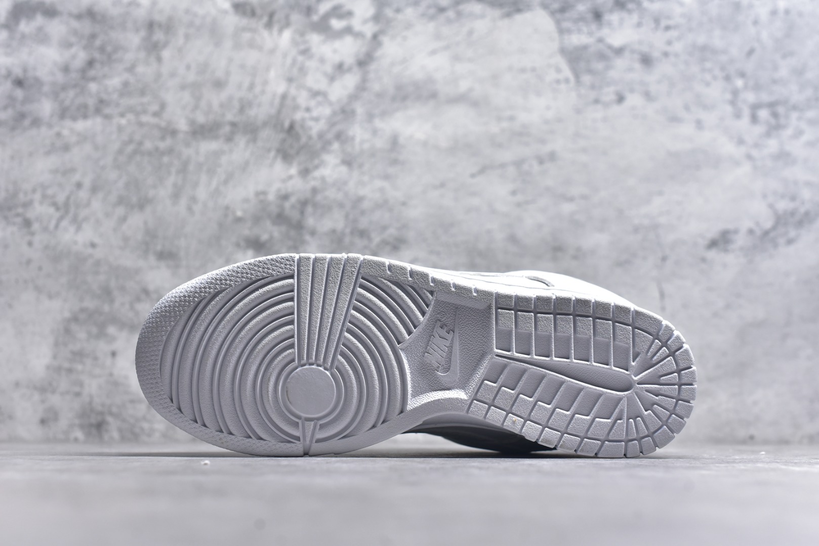 图片[6]-#开学季福利 纯原版本 NK Dunk Low 二十七色 全套原厂楦头原纸板数据档案倾力打造 原汁原味莞产 极致还原 圈内最强针车工艺 高端零售指定版 广东原厂配套原盒原标 鞋盒分三个尺码段 原厂冲刀 超高清洁度 全鞋零毛边皮料切割 采用原厂百宏鞋带以及原厂百宏织唛舌标 内标可供原厂几率过验 进口原装条纹中底布 四线拉帮白色点胶 原厂拉帮手法遵循公司 原厂电绣 尺码：36 36.5 37.5 38 38.5 39 40 40.5 41 42 42.5 43 44 44.5 45 46 47.5-选品中心