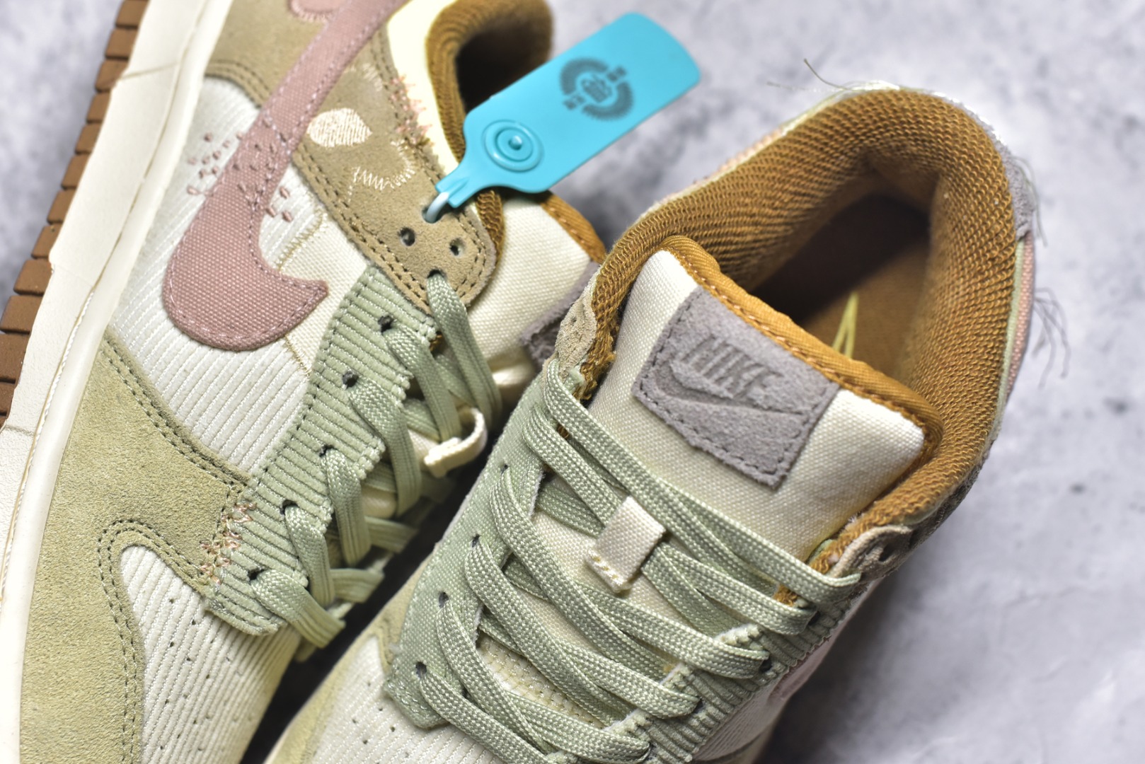 图片[9]-#开学季福利 纯原版本 NK Dunk Low 二十七色 全套原厂楦头原纸板数据档案倾力打造 原汁原味莞产 极致还原 圈内最强针车工艺 高端零售指定版 广东原厂配套原盒原标 鞋盒分三个尺码段 原厂冲刀 超高清洁度 全鞋零毛边皮料切割 采用原厂百宏鞋带以及原厂百宏织唛舌标 内标可供原厂几率过验 进口原装条纹中底布 四线拉帮白色点胶 原厂拉帮手法遵循公司 原厂电绣 尺码：36 36.5 37.5 38 38.5 39 40 40.5 41 42 42.5 43 44 44.5 45 46 47.5-选品中心