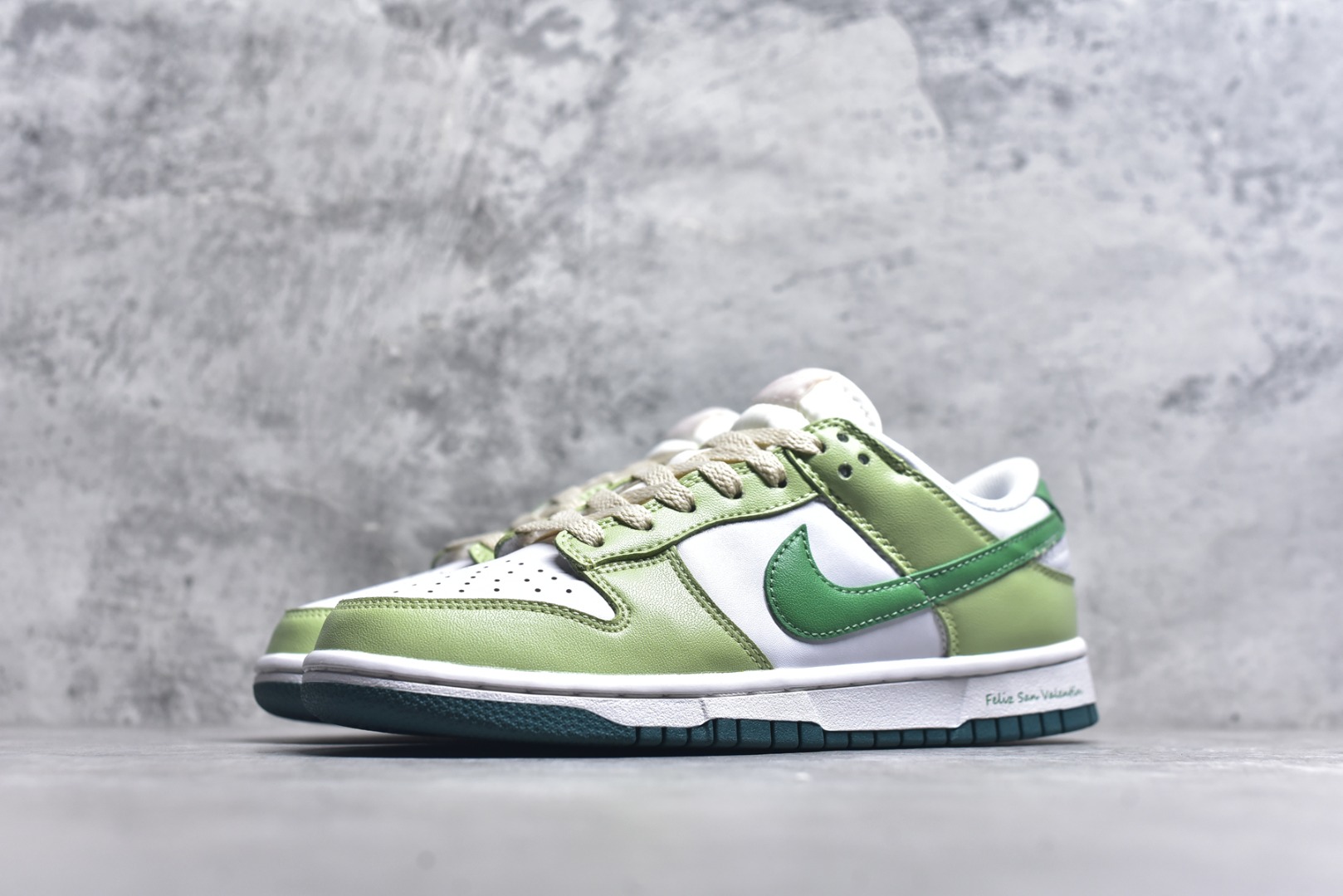 图片[2]-#开学季福利 纯原版本 NK Dunk Low 二十七色 全套原厂楦头原纸板数据档案倾力打造 原汁原味莞产 极致还原 圈内最强针车工艺 高端零售指定版 广东原厂配套原盒原标 鞋盒分三个尺码段 原厂冲刀 超高清洁度 全鞋零毛边皮料切割 采用原厂百宏鞋带以及原厂百宏织唛舌标 内标可供原厂几率过验 进口原装条纹中底布 四线拉帮白色点胶 原厂拉帮手法遵循公司 原厂电绣 尺码：36 36.5 37.5 38 38.5 39 40 40.5 41 42 42.5 43 44 44.5 45 46 47.5-选品中心