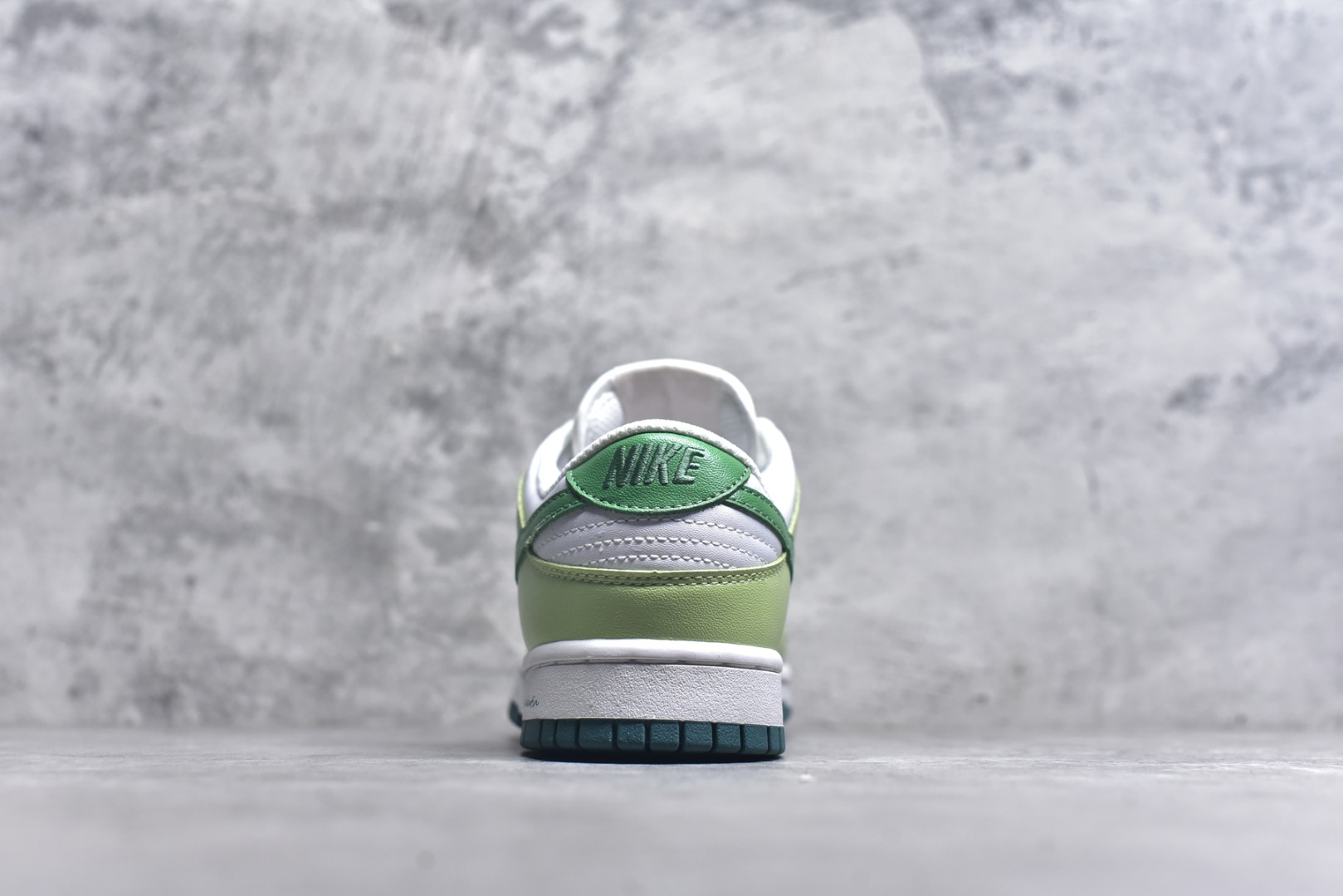 图片[5]-#开学季福利 纯原版本 NK Dunk Low 二十七色 全套原厂楦头原纸板数据档案倾力打造 原汁原味莞产 极致还原 圈内最强针车工艺 高端零售指定版 广东原厂配套原盒原标 鞋盒分三个尺码段 原厂冲刀 超高清洁度 全鞋零毛边皮料切割 采用原厂百宏鞋带以及原厂百宏织唛舌标 内标可供原厂几率过验 进口原装条纹中底布 四线拉帮白色点胶 原厂拉帮手法遵循公司 原厂电绣 尺码：36 36.5 37.5 38 38.5 39 40 40.5 41 42 42.5 43 44 44.5 45 46 47.5-选品中心