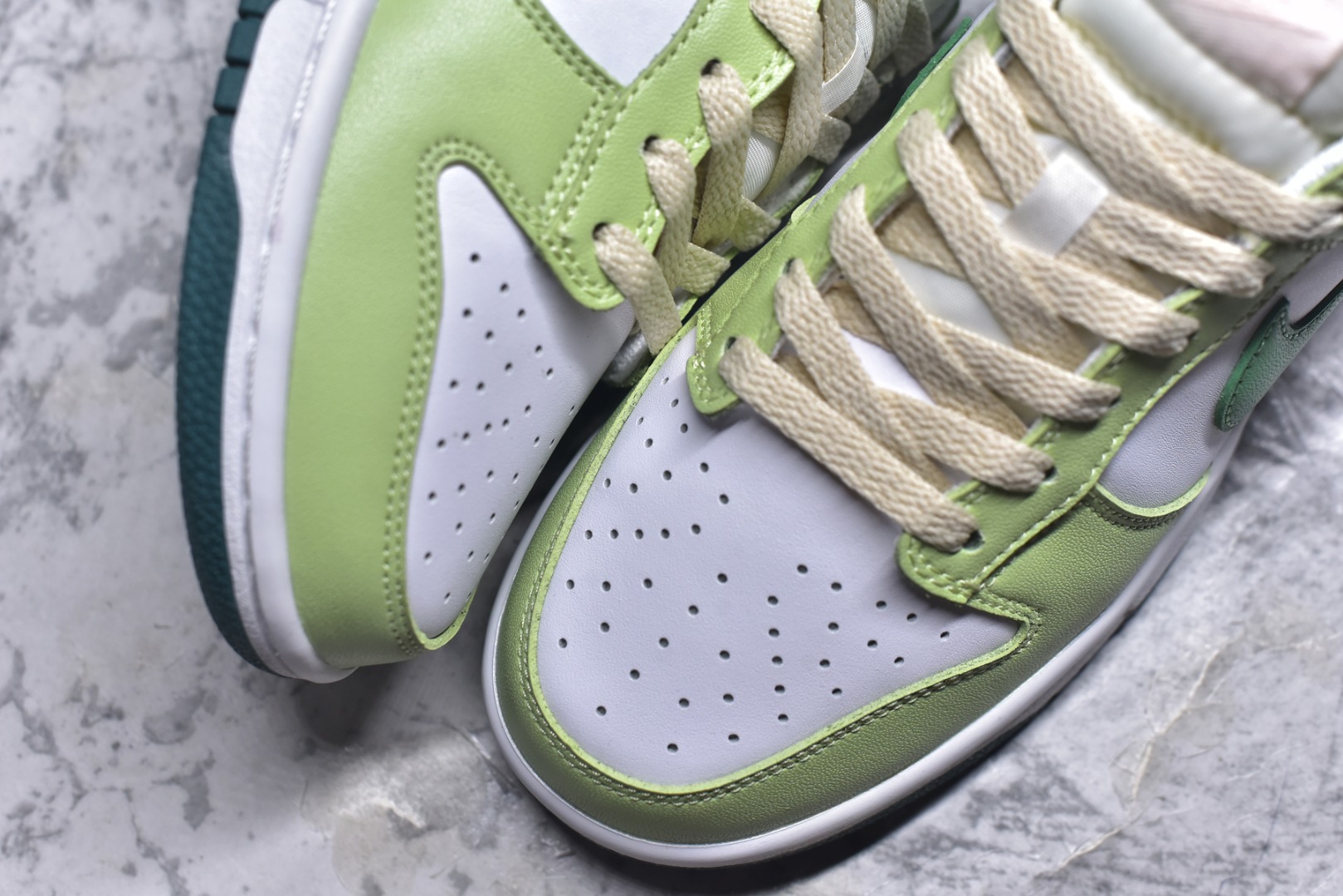 图片[8]-#开学季福利 纯原版本 NK Dunk Low 二十七色 全套原厂楦头原纸板数据档案倾力打造 原汁原味莞产 极致还原 圈内最强针车工艺 高端零售指定版 广东原厂配套原盒原标 鞋盒分三个尺码段 原厂冲刀 超高清洁度 全鞋零毛边皮料切割 采用原厂百宏鞋带以及原厂百宏织唛舌标 内标可供原厂几率过验 进口原装条纹中底布 四线拉帮白色点胶 原厂拉帮手法遵循公司 原厂电绣 尺码：36 36.5 37.5 38 38.5 39 40 40.5 41 42 42.5 43 44 44.5 45 46 47.5-选品中心