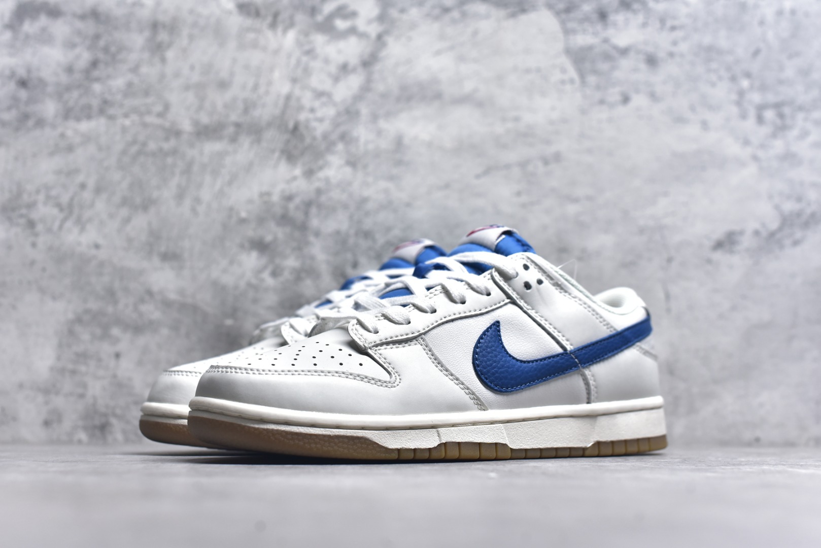 图片[2]-#开学季福利 纯原版本 NK Dunk Low 二十七色 全套原厂楦头原纸板数据档案倾力打造 原汁原味莞产 极致还原 圈内最强针车工艺 高端零售指定版 广东原厂配套原盒原标 鞋盒分三个尺码段 原厂冲刀 超高清洁度 全鞋零毛边皮料切割 采用原厂百宏鞋带以及原厂百宏织唛舌标 内标可供原厂几率过验 进口原装条纹中底布 四线拉帮白色点胶 原厂拉帮手法遵循公司 原厂电绣 尺码：36 36.5 37.5 38 38.5 39 40 40.5 41 42 42.5 43 44 44.5 45 46 47.5-选品中心