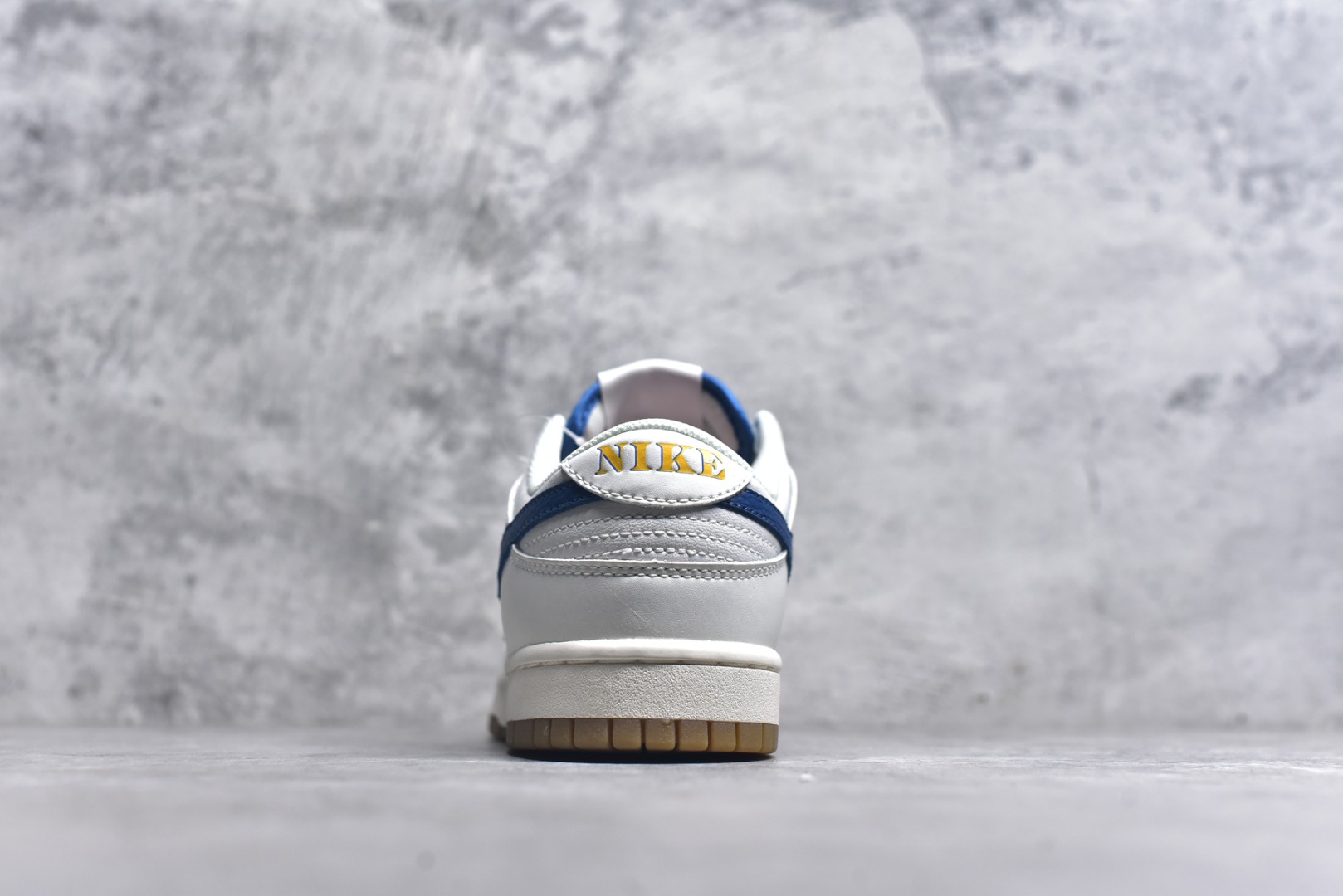 图片[5]-#开学季福利 纯原版本 NK Dunk Low 二十七色 全套原厂楦头原纸板数据档案倾力打造 原汁原味莞产 极致还原 圈内最强针车工艺 高端零售指定版 广东原厂配套原盒原标 鞋盒分三个尺码段 原厂冲刀 超高清洁度 全鞋零毛边皮料切割 采用原厂百宏鞋带以及原厂百宏织唛舌标 内标可供原厂几率过验 进口原装条纹中底布 四线拉帮白色点胶 原厂拉帮手法遵循公司 原厂电绣 尺码：36 36.5 37.5 38 38.5 39 40 40.5 41 42 42.5 43 44 44.5 45 46 47.5-选品中心