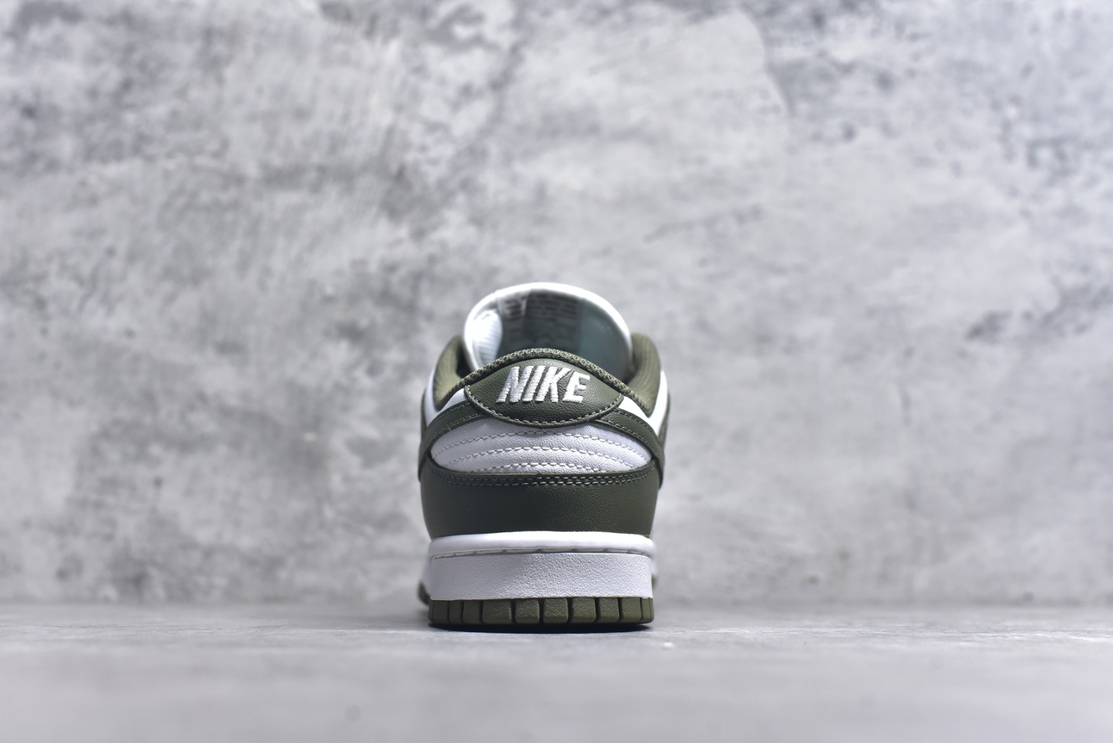 图片[5]-#开学季福利 纯原版本 NK Dunk Low 二十七色 全套原厂楦头原纸板数据档案倾力打造 原汁原味莞产 极致还原 圈内最强针车工艺 高端零售指定版 广东原厂配套原盒原标 鞋盒分三个尺码段 原厂冲刀 超高清洁度 全鞋零毛边皮料切割 采用原厂百宏鞋带以及原厂百宏织唛舌标 内标可供原厂几率过验 进口原装条纹中底布 四线拉帮白色点胶 原厂拉帮手法遵循公司 原厂电绣 尺码：36 36.5 37.5 38 38.5 39 40 40.5 41 42 42.5 43 44 44.5 45 46 47.5-选品中心