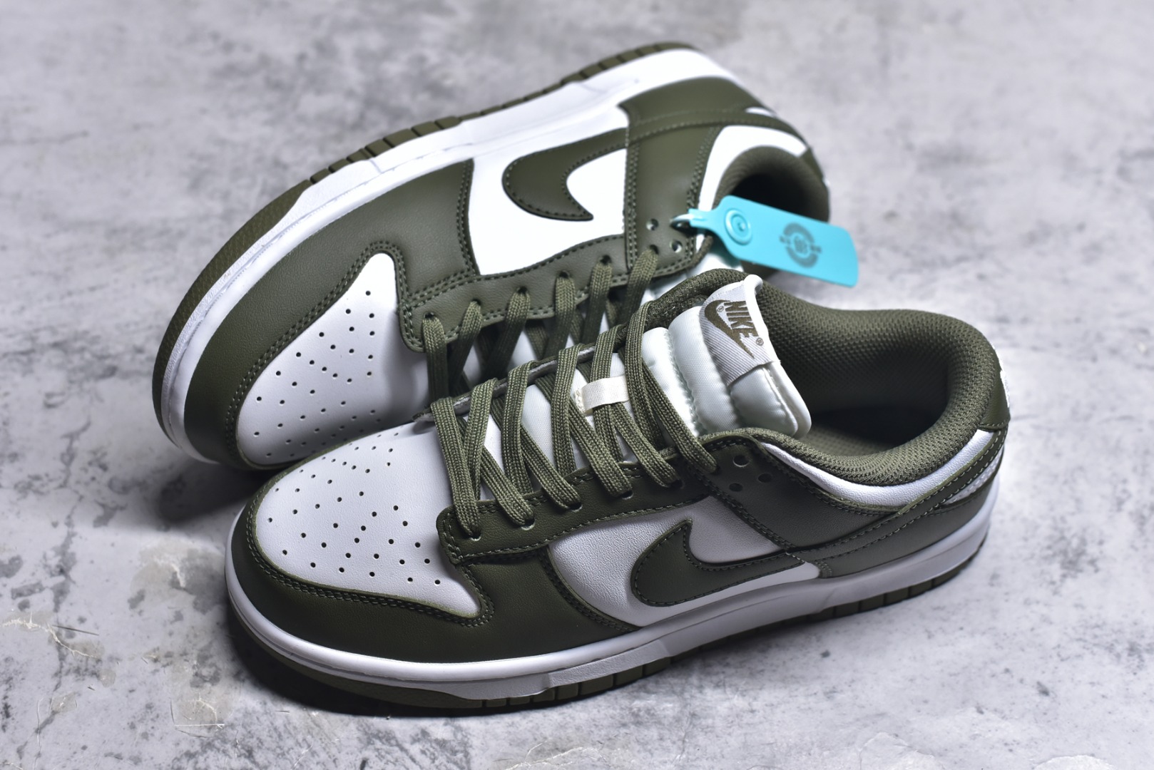 图片[7]-#开学季福利 纯原版本 NK Dunk Low 二十七色 全套原厂楦头原纸板数据档案倾力打造 原汁原味莞产 极致还原 圈内最强针车工艺 高端零售指定版 广东原厂配套原盒原标 鞋盒分三个尺码段 原厂冲刀 超高清洁度 全鞋零毛边皮料切割 采用原厂百宏鞋带以及原厂百宏织唛舌标 内标可供原厂几率过验 进口原装条纹中底布 四线拉帮白色点胶 原厂拉帮手法遵循公司 原厂电绣 尺码：36 36.5 37.5 38 38.5 39 40 40.5 41 42 42.5 43 44 44.5 45 46 47.5-选品中心