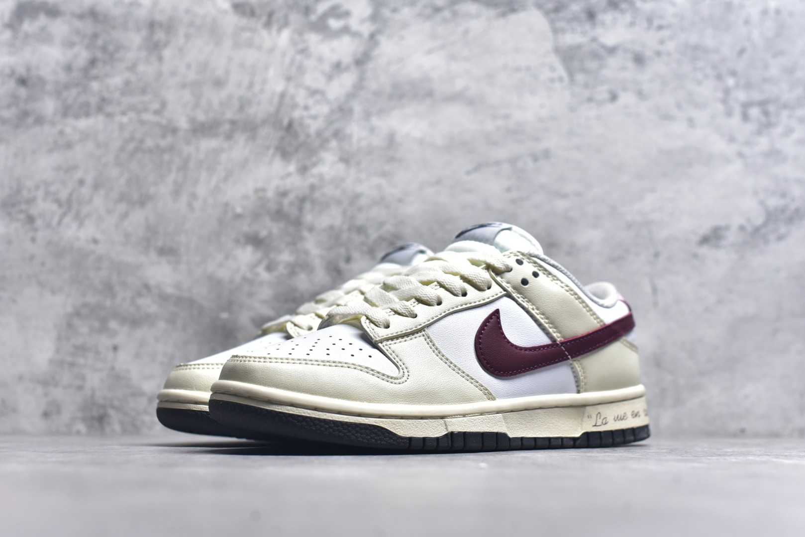 图片[2]-#开学季福利 纯原版本 NK Dunk Low 二十七色 全套原厂楦头原纸板数据档案倾力打造 原汁原味莞产 极致还原 圈内最强针车工艺 高端零售指定版 广东原厂配套原盒原标 鞋盒分三个尺码段 原厂冲刀 超高清洁度 全鞋零毛边皮料切割 采用原厂百宏鞋带以及原厂百宏织唛舌标 内标可供原厂几率过验 进口原装条纹中底布 四线拉帮白色点胶 原厂拉帮手法遵循公司 原厂电绣 尺码：36 36.5 37.5 38 38.5 39 40 40.5 41 42 42.5 43 44 44.5 45 46 47.5-选品中心