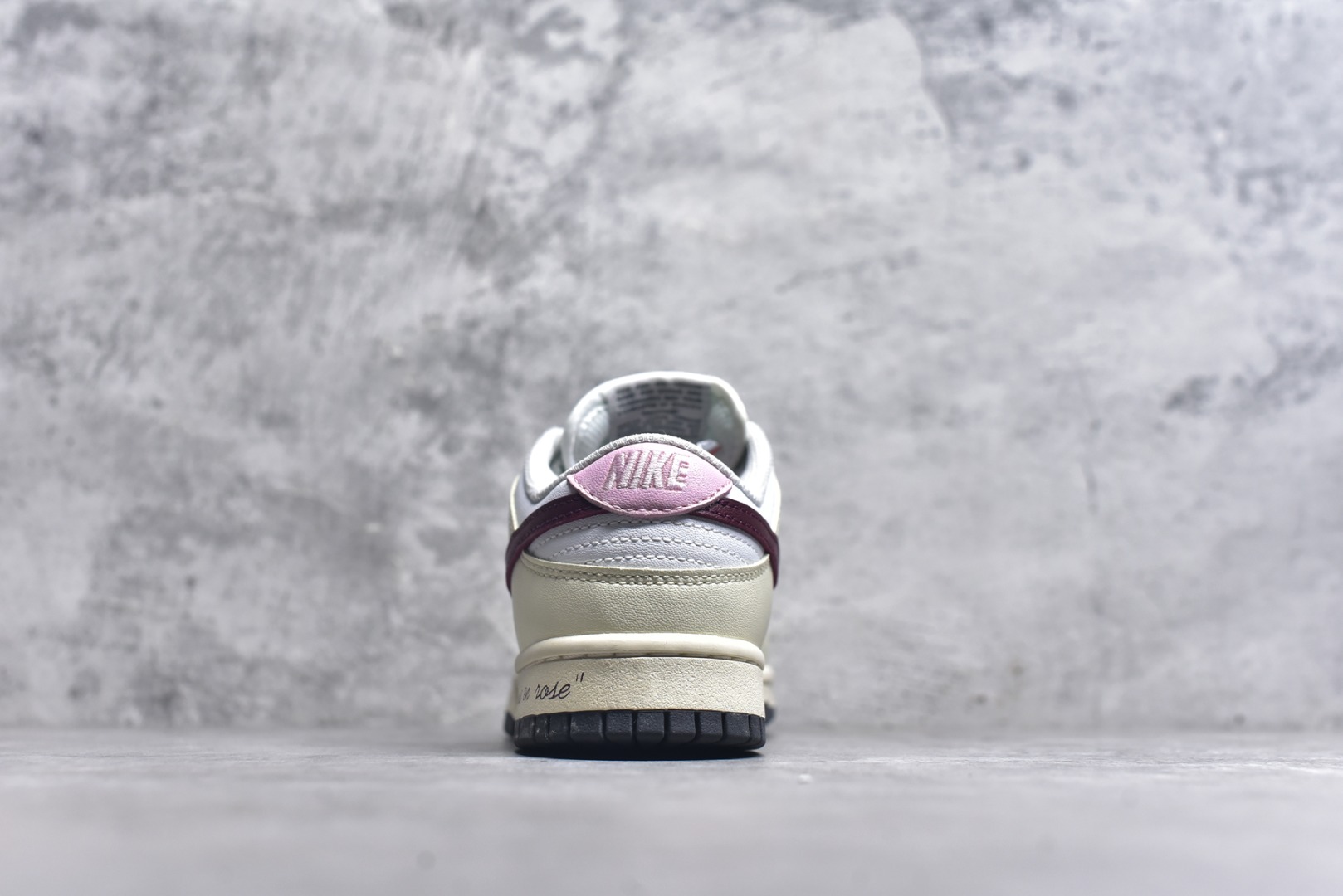 图片[5]-#开学季福利 纯原版本 NK Dunk Low 二十七色 全套原厂楦头原纸板数据档案倾力打造 原汁原味莞产 极致还原 圈内最强针车工艺 高端零售指定版 广东原厂配套原盒原标 鞋盒分三个尺码段 原厂冲刀 超高清洁度 全鞋零毛边皮料切割 采用原厂百宏鞋带以及原厂百宏织唛舌标 内标可供原厂几率过验 进口原装条纹中底布 四线拉帮白色点胶 原厂拉帮手法遵循公司 原厂电绣 尺码：36 36.5 37.5 38 38.5 39 40 40.5 41 42 42.5 43 44 44.5 45 46 47.5-选品中心