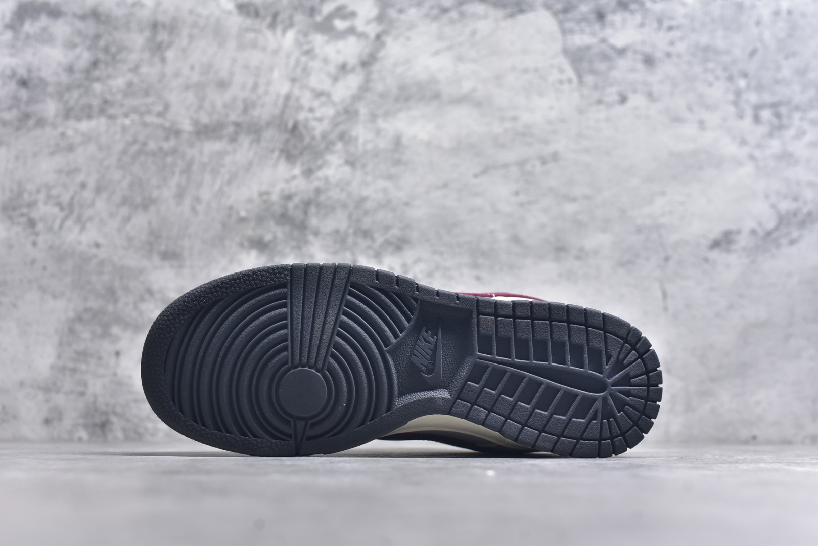 图片[6]-#开学季福利 纯原版本 NK Dunk Low 二十七色 全套原厂楦头原纸板数据档案倾力打造 原汁原味莞产 极致还原 圈内最强针车工艺 高端零售指定版 广东原厂配套原盒原标 鞋盒分三个尺码段 原厂冲刀 超高清洁度 全鞋零毛边皮料切割 采用原厂百宏鞋带以及原厂百宏织唛舌标 内标可供原厂几率过验 进口原装条纹中底布 四线拉帮白色点胶 原厂拉帮手法遵循公司 原厂电绣 尺码：36 36.5 37.5 38 38.5 39 40 40.5 41 42 42.5 43 44 44.5 45 46 47.5-选品中心