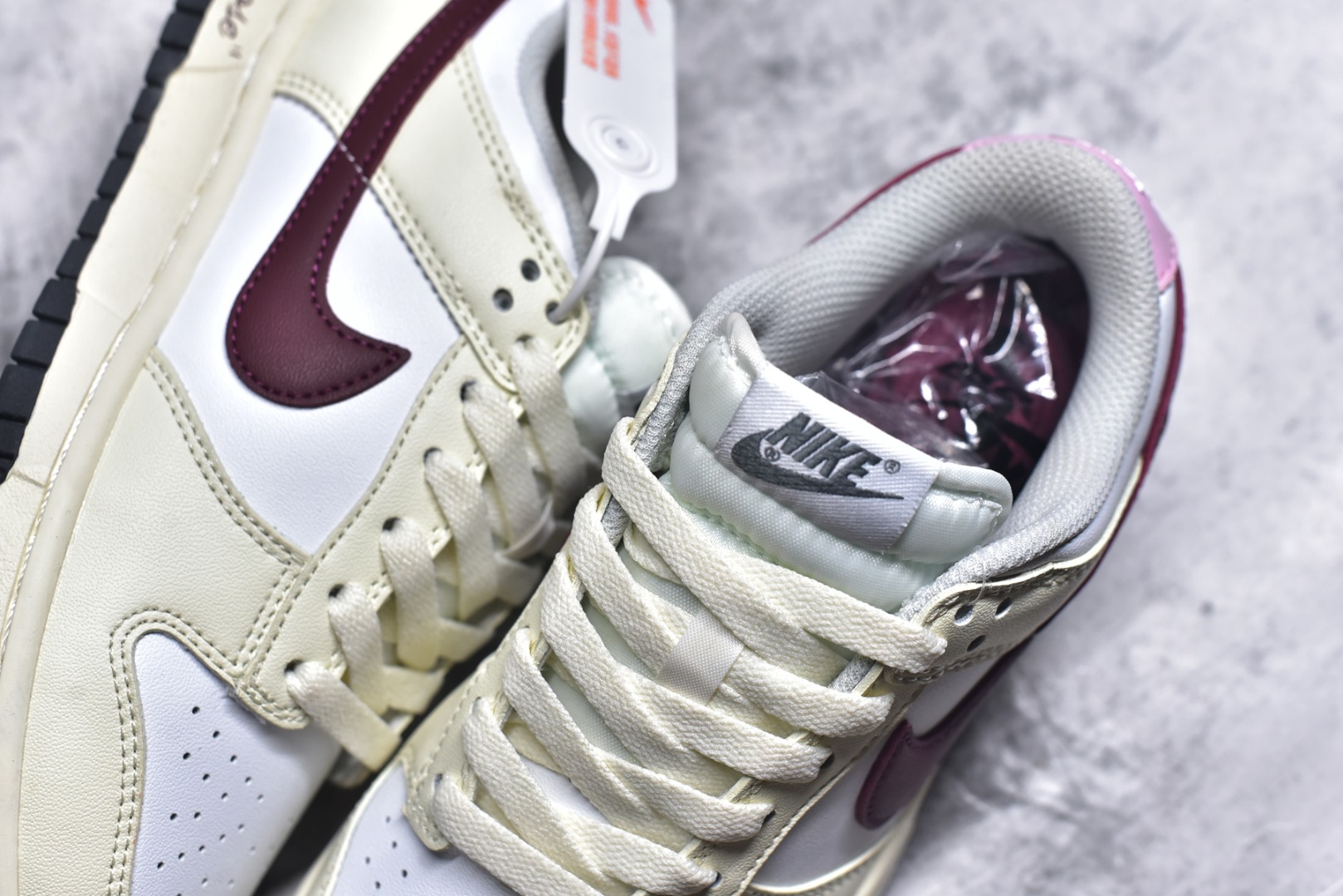 图片[9]-#开学季福利 纯原版本 NK Dunk Low 二十七色 全套原厂楦头原纸板数据档案倾力打造 原汁原味莞产 极致还原 圈内最强针车工艺 高端零售指定版 广东原厂配套原盒原标 鞋盒分三个尺码段 原厂冲刀 超高清洁度 全鞋零毛边皮料切割 采用原厂百宏鞋带以及原厂百宏织唛舌标 内标可供原厂几率过验 进口原装条纹中底布 四线拉帮白色点胶 原厂拉帮手法遵循公司 原厂电绣 尺码：36 36.5 37.5 38 38.5 39 40 40.5 41 42 42.5 43 44 44.5 45 46 47.5-选品中心