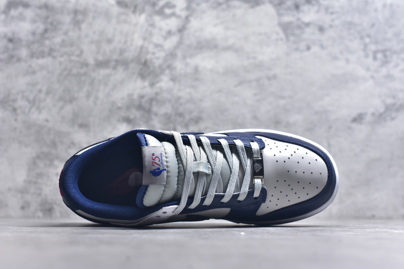 图片[4]-#开学季福利 纯原版本 NK Dunk Low 二十七色 全套原厂楦头原纸板数据档案倾力打造 原汁原味莞产 极致还原 圈内最强针车工艺 高端零售指定版 广东原厂配套原盒原标 鞋盒分三个尺码段 原厂冲刀 超高清洁度 全鞋零毛边皮料切割 采用原厂百宏鞋带以及原厂百宏织唛舌标 内标可供原厂几率过验 进口原装条纹中底布 四线拉帮白色点胶 原厂拉帮手法遵循公司 原厂电绣 尺码：36 36.5 37.5 38 38.5 39 40 40.5 41 42 42.5 43 44 44.5 45 46 47.5-选品中心