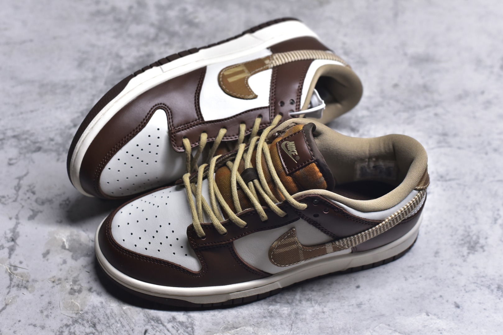 图片[7]-#开学季福利 纯原版本 NK Dunk Low 二十七色 全套原厂楦头原纸板数据档案倾力打造 原汁原味莞产 极致还原 圈内最强针车工艺 高端零售指定版 广东原厂配套原盒原标 鞋盒分三个尺码段 原厂冲刀 超高清洁度 全鞋零毛边皮料切割 采用原厂百宏鞋带以及原厂百宏织唛舌标 内标可供原厂几率过验 进口原装条纹中底布 四线拉帮白色点胶 原厂拉帮手法遵循公司 原厂电绣 尺码：36 36.5 37.5 38 38.5 39 40 40.5 41 42 42.5 43 44 44.5 45 46 47.5-选品中心