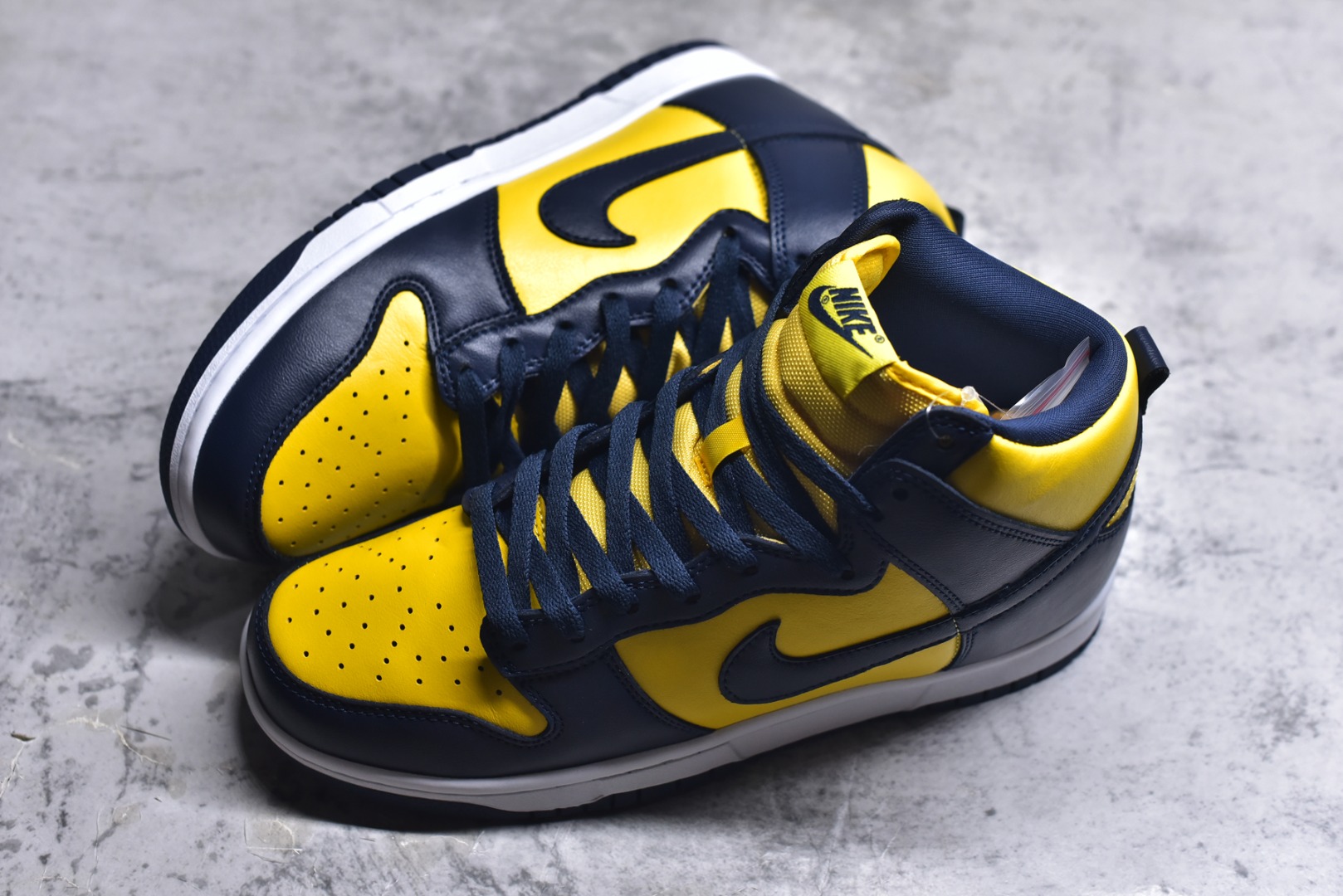 图片[7]-#开学季福利 纯原版本 NK Dunk Low 二十七色 全套原厂楦头原纸板数据档案倾力打造 原汁原味莞产 极致还原 圈内最强针车工艺 高端零售指定版 广东原厂配套原盒原标 鞋盒分三个尺码段 原厂冲刀 超高清洁度 全鞋零毛边皮料切割 采用原厂百宏鞋带以及原厂百宏织唛舌标 内标可供原厂几率过验 进口原装条纹中底布 四线拉帮白色点胶 原厂拉帮手法遵循公司 原厂电绣 尺码：36 36.5 37.5 38 38.5 39 40 40.5 41 42 42.5 43 44 44.5 45 46 47.5-选品中心