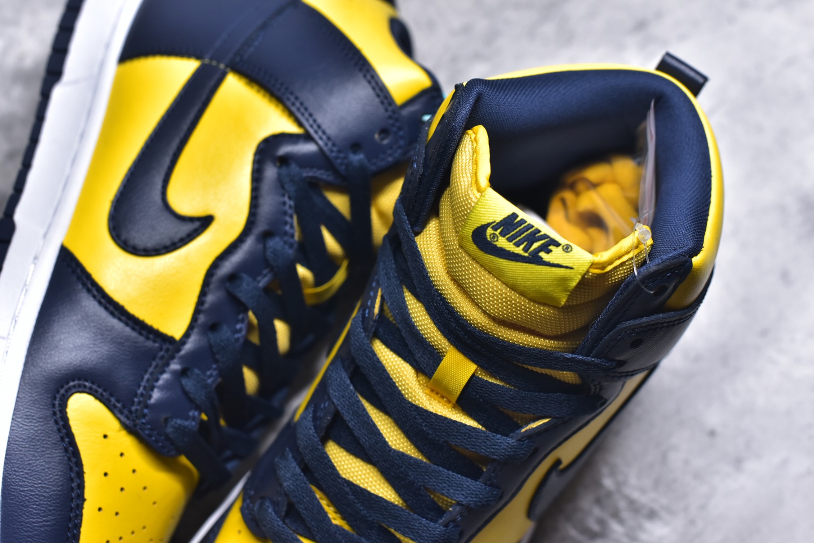 图片[9]-#开学季福利 纯原版本 NK Dunk Low 二十七色 全套原厂楦头原纸板数据档案倾力打造 原汁原味莞产 极致还原 圈内最强针车工艺 高端零售指定版 广东原厂配套原盒原标 鞋盒分三个尺码段 原厂冲刀 超高清洁度 全鞋零毛边皮料切割 采用原厂百宏鞋带以及原厂百宏织唛舌标 内标可供原厂几率过验 进口原装条纹中底布 四线拉帮白色点胶 原厂拉帮手法遵循公司 原厂电绣 尺码：36 36.5 37.5 38 38.5 39 40 40.5 41 42 42.5 43 44 44.5 45 46 47.5-选品中心