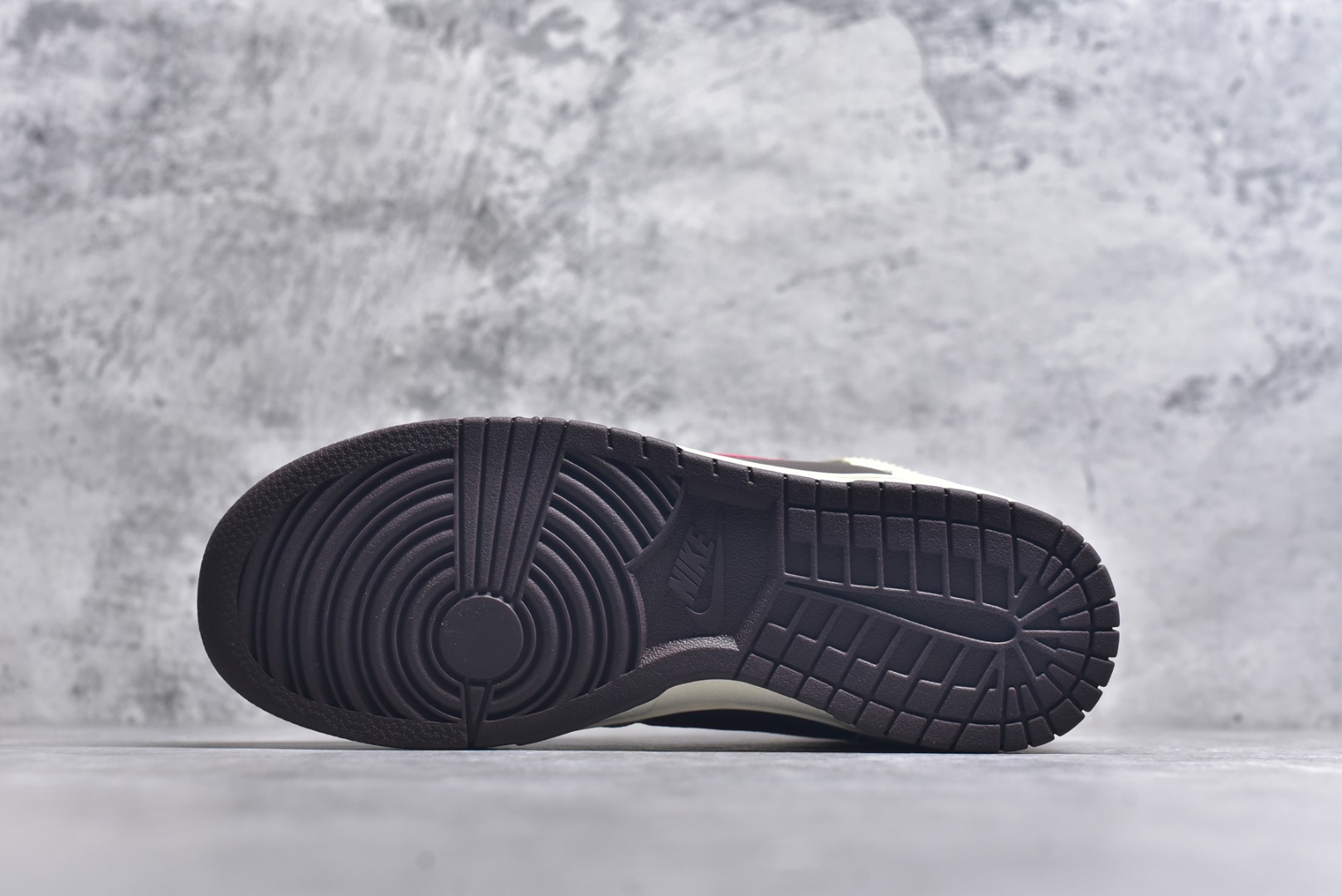 图片[6]-#开学季福利 纯原版本 NK Dunk Low 二十七色 全套原厂楦头原纸板数据档案倾力打造 原汁原味莞产 极致还原 圈内最强针车工艺 高端零售指定版 广东原厂配套原盒原标 鞋盒分三个尺码段 原厂冲刀 超高清洁度 全鞋零毛边皮料切割 采用原厂百宏鞋带以及原厂百宏织唛舌标 内标可供原厂几率过验 进口原装条纹中底布 四线拉帮白色点胶 原厂拉帮手法遵循公司 原厂电绣 尺码：36 36.5 37.5 38 38.5 39 40 40.5 41 42 42.5 43 44 44.5 45 46 47.5-选品中心