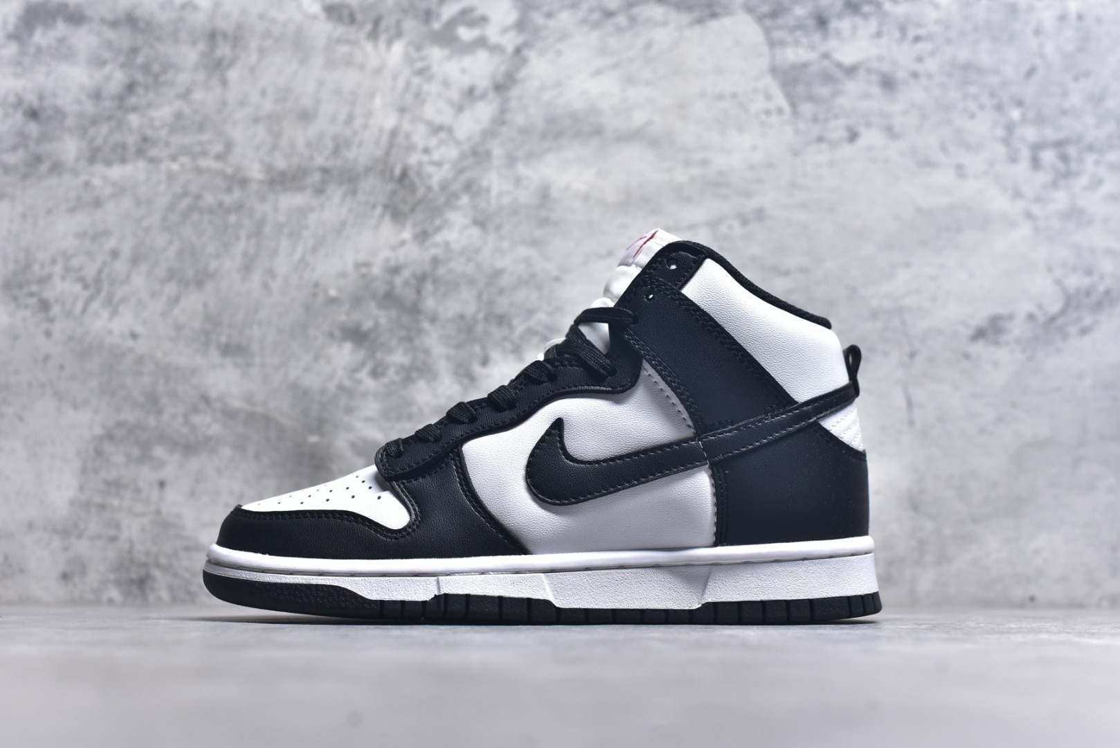 #开学季福利 纯原版本 NK Dunk Low 二十七色 全套原厂楦头原纸板数据档案倾力打造 原汁原味莞产 极致还原 圈内最强针车工艺 高端零售指定版 广东原厂配套原盒原标 鞋盒分三个尺码段 原厂冲刀 超高清洁度 全鞋零毛边皮料切割 采用原厂百宏鞋带以及原厂百宏织唛舌标 内标可供原厂几率过验 进口原装条纹中底布 四线拉帮白色点胶 原厂拉帮手法遵循公司 原厂电绣 尺码：36 36.5 37.5 38 38.5 39 40 40.5 41 42 42.5 43 44 44.5 45 46 47.5-选品中心