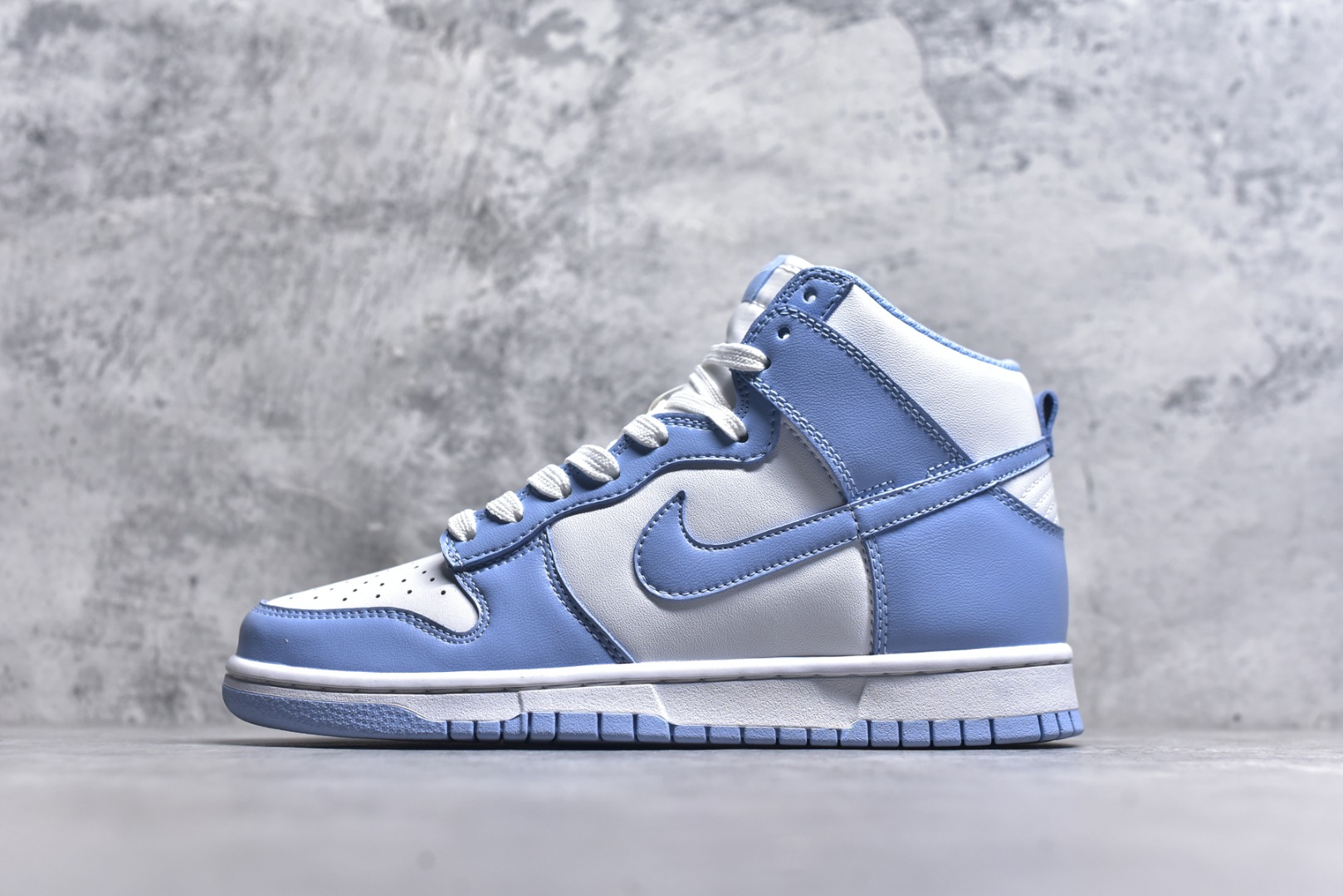 #开学季福利 纯原版本 NK Dunk Low 二十七色 全套原厂楦头原纸板数据档案倾力打造 原汁原味莞产 极致还原 圈内最强针车工艺 高端零售指定版 广东原厂配套原盒原标 鞋盒分三个尺码段 原厂冲刀 超高清洁度 全鞋零毛边皮料切割 采用原厂百宏鞋带以及原厂百宏织唛舌标 内标可供原厂几率过验 进口原装条纹中底布 四线拉帮白色点胶 原厂拉帮手法遵循公司 原厂电绣 尺码：36 36.5 37.5 38 38.5 39 40 40.5 41 42 42.5 43 44 44.5 45 46 47.5-选品中心