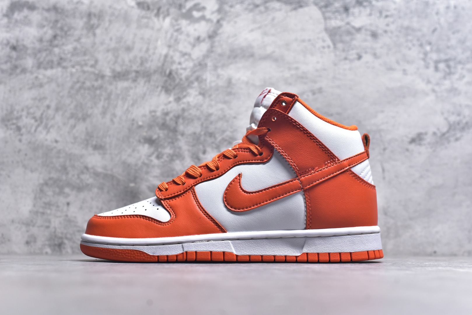 #开学季福利 纯原版本 NK Dunk Low 二十七色 全套原厂楦头原纸板数据档案倾力打造 原汁原味莞产 极致还原 圈内最强针车工艺 高端零售指定版 广东原厂配套原盒原标 鞋盒分三个尺码段 原厂冲刀 超高清洁度 全鞋零毛边皮料切割 采用原厂百宏鞋带以及原厂百宏织唛舌标 内标可供原厂几率过验 进口原装条纹中底布 四线拉帮白色点胶 原厂拉帮手法遵循公司 原厂电绣 尺码：36 36.5 37.5 38 38.5 39 40 40.5 41 42 42.5 43 44 44.5 45 46 47.5-选品中心