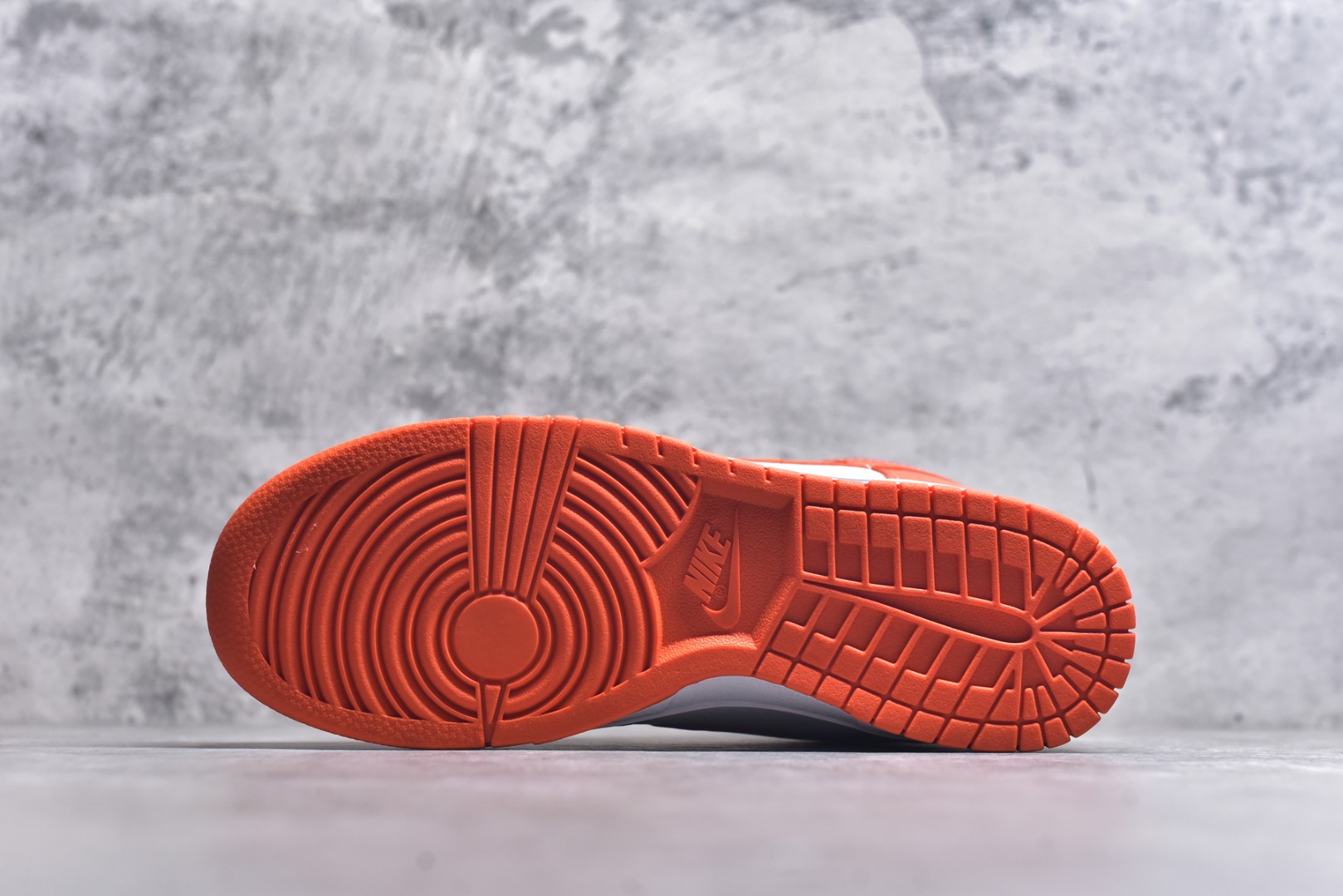 图片[6]-#开学季福利 纯原版本 NK Dunk Low 二十七色 全套原厂楦头原纸板数据档案倾力打造 原汁原味莞产 极致还原 圈内最强针车工艺 高端零售指定版 广东原厂配套原盒原标 鞋盒分三个尺码段 原厂冲刀 超高清洁度 全鞋零毛边皮料切割 采用原厂百宏鞋带以及原厂百宏织唛舌标 内标可供原厂几率过验 进口原装条纹中底布 四线拉帮白色点胶 原厂拉帮手法遵循公司 原厂电绣 尺码：36 36.5 37.5 38 38.5 39 40 40.5 41 42 42.5 43 44 44.5 45 46 47.5-选品中心