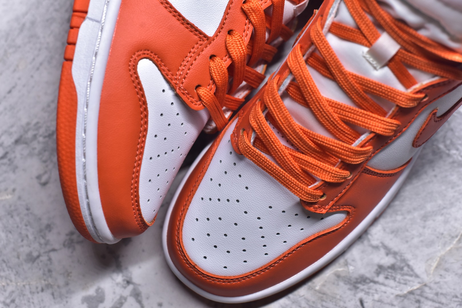 图片[8]-#开学季福利 纯原版本 NK Dunk Low 二十七色 全套原厂楦头原纸板数据档案倾力打造 原汁原味莞产 极致还原 圈内最强针车工艺 高端零售指定版 广东原厂配套原盒原标 鞋盒分三个尺码段 原厂冲刀 超高清洁度 全鞋零毛边皮料切割 采用原厂百宏鞋带以及原厂百宏织唛舌标 内标可供原厂几率过验 进口原装条纹中底布 四线拉帮白色点胶 原厂拉帮手法遵循公司 原厂电绣 尺码：36 36.5 37.5 38 38.5 39 40 40.5 41 42 42.5 43 44 44.5 45 46 47.5-选品中心