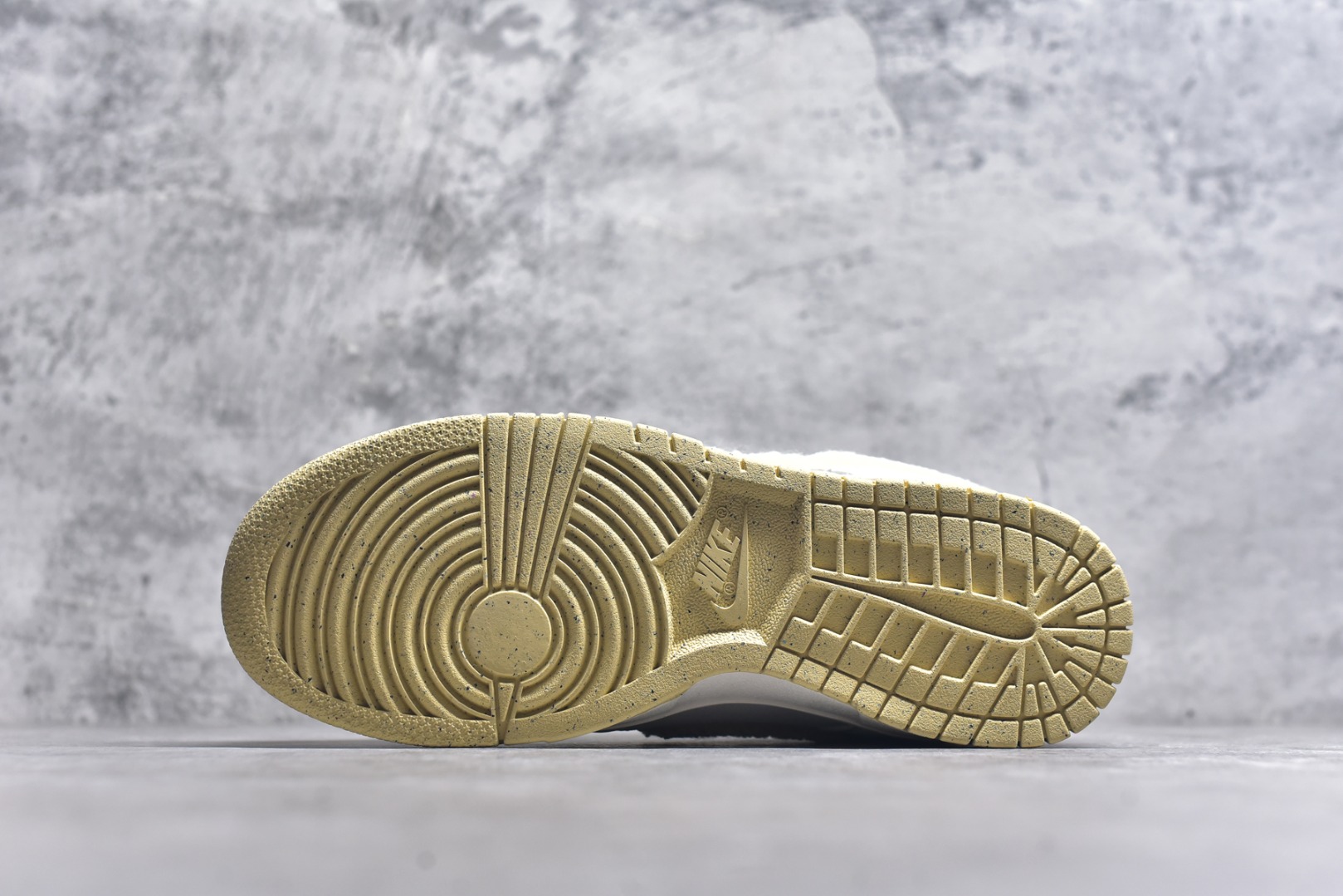 图片[6]-#开学季福利 纯原版本 NK Dunk Low 二十七色 全套原厂楦头原纸板数据档案倾力打造 原汁原味莞产 极致还原 圈内最强针车工艺 高端零售指定版 广东原厂配套原盒原标 鞋盒分三个尺码段 原厂冲刀 超高清洁度 全鞋零毛边皮料切割 采用原厂百宏鞋带以及原厂百宏织唛舌标 内标可供原厂几率过验 进口原装条纹中底布 四线拉帮白色点胶 原厂拉帮手法遵循公司 原厂电绣 尺码：36 36.5 37.5 38 38.5 39 40 40.5 41 42 42.5 43 44 44.5 45 46 47.5-选品中心