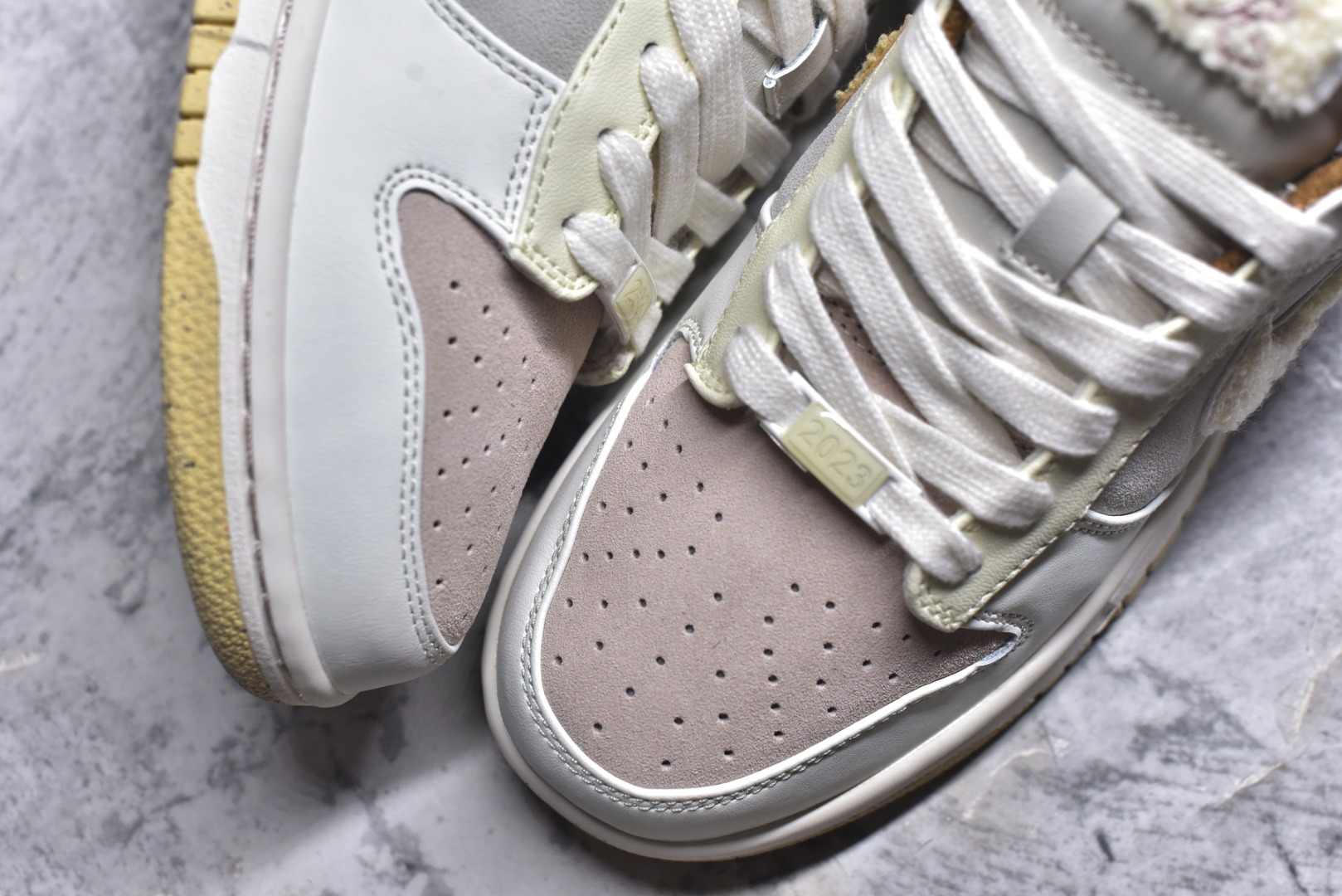 图片[8]-#开学季福利 纯原版本 NK Dunk Low 二十七色 全套原厂楦头原纸板数据档案倾力打造 原汁原味莞产 极致还原 圈内最强针车工艺 高端零售指定版 广东原厂配套原盒原标 鞋盒分三个尺码段 原厂冲刀 超高清洁度 全鞋零毛边皮料切割 采用原厂百宏鞋带以及原厂百宏织唛舌标 内标可供原厂几率过验 进口原装条纹中底布 四线拉帮白色点胶 原厂拉帮手法遵循公司 原厂电绣 尺码：36 36.5 37.5 38 38.5 39 40 40.5 41 42 42.5 43 44 44.5 45 46 47.5-选品中心