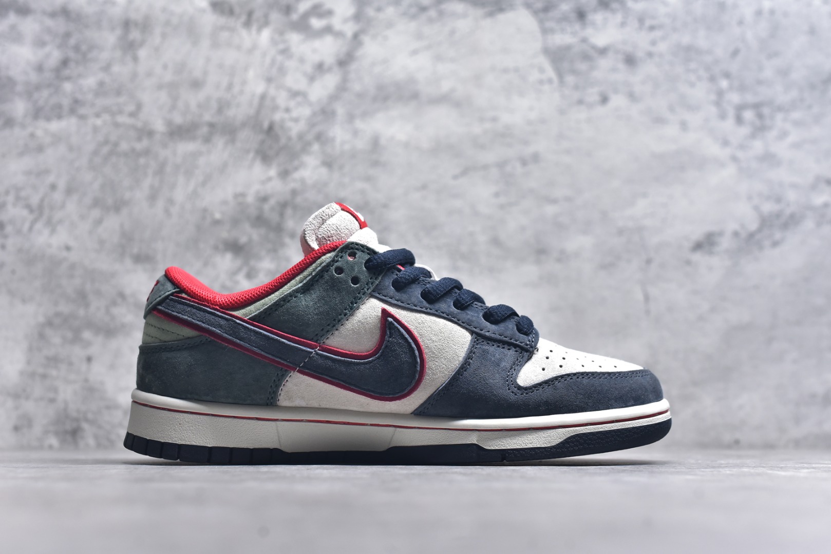 图片[3]-#开学季福利 纯原版本 NK Dunk Low 二十七色 全套原厂楦头原纸板数据档案倾力打造 原汁原味莞产 极致还原 圈内最强针车工艺 高端零售指定版 广东原厂配套原盒原标 鞋盒分三个尺码段 原厂冲刀 超高清洁度 全鞋零毛边皮料切割 采用原厂百宏鞋带以及原厂百宏织唛舌标 内标可供原厂几率过验 进口原装条纹中底布 四线拉帮白色点胶 原厂拉帮手法遵循公司 原厂电绣 尺码：36 36.5 37.5 38 38.5 39 40 40.5 41 42 42.5 43 44 44.5 45 46 47.5-选品中心