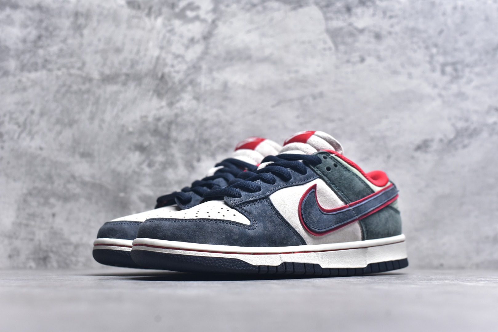 图片[2]-#开学季福利 纯原版本 NK Dunk Low 二十七色 全套原厂楦头原纸板数据档案倾力打造 原汁原味莞产 极致还原 圈内最强针车工艺 高端零售指定版 广东原厂配套原盒原标 鞋盒分三个尺码段 原厂冲刀 超高清洁度 全鞋零毛边皮料切割 采用原厂百宏鞋带以及原厂百宏织唛舌标 内标可供原厂几率过验 进口原装条纹中底布 四线拉帮白色点胶 原厂拉帮手法遵循公司 原厂电绣 尺码：36 36.5 37.5 38 38.5 39 40 40.5 41 42 42.5 43 44 44.5 45 46 47.5-选品中心