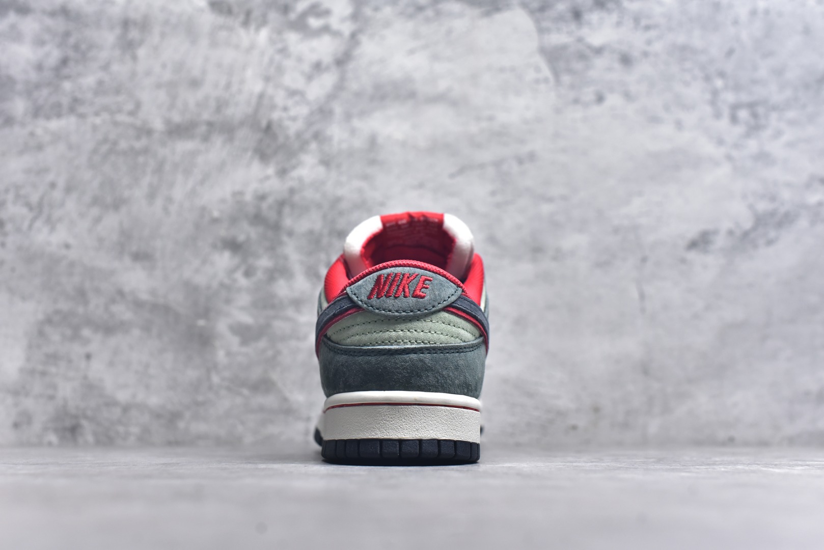 图片[5]-#开学季福利 纯原版本 NK Dunk Low 二十七色 全套原厂楦头原纸板数据档案倾力打造 原汁原味莞产 极致还原 圈内最强针车工艺 高端零售指定版 广东原厂配套原盒原标 鞋盒分三个尺码段 原厂冲刀 超高清洁度 全鞋零毛边皮料切割 采用原厂百宏鞋带以及原厂百宏织唛舌标 内标可供原厂几率过验 进口原装条纹中底布 四线拉帮白色点胶 原厂拉帮手法遵循公司 原厂电绣 尺码：36 36.5 37.5 38 38.5 39 40 40.5 41 42 42.5 43 44 44.5 45 46 47.5-选品中心