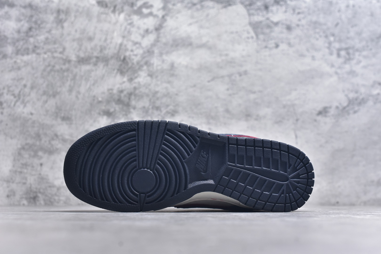 图片[6]-#开学季福利 纯原版本 NK Dunk Low 二十七色 全套原厂楦头原纸板数据档案倾力打造 原汁原味莞产 极致还原 圈内最强针车工艺 高端零售指定版 广东原厂配套原盒原标 鞋盒分三个尺码段 原厂冲刀 超高清洁度 全鞋零毛边皮料切割 采用原厂百宏鞋带以及原厂百宏织唛舌标 内标可供原厂几率过验 进口原装条纹中底布 四线拉帮白色点胶 原厂拉帮手法遵循公司 原厂电绣 尺码：36 36.5 37.5 38 38.5 39 40 40.5 41 42 42.5 43 44 44.5 45 46 47.5-选品中心