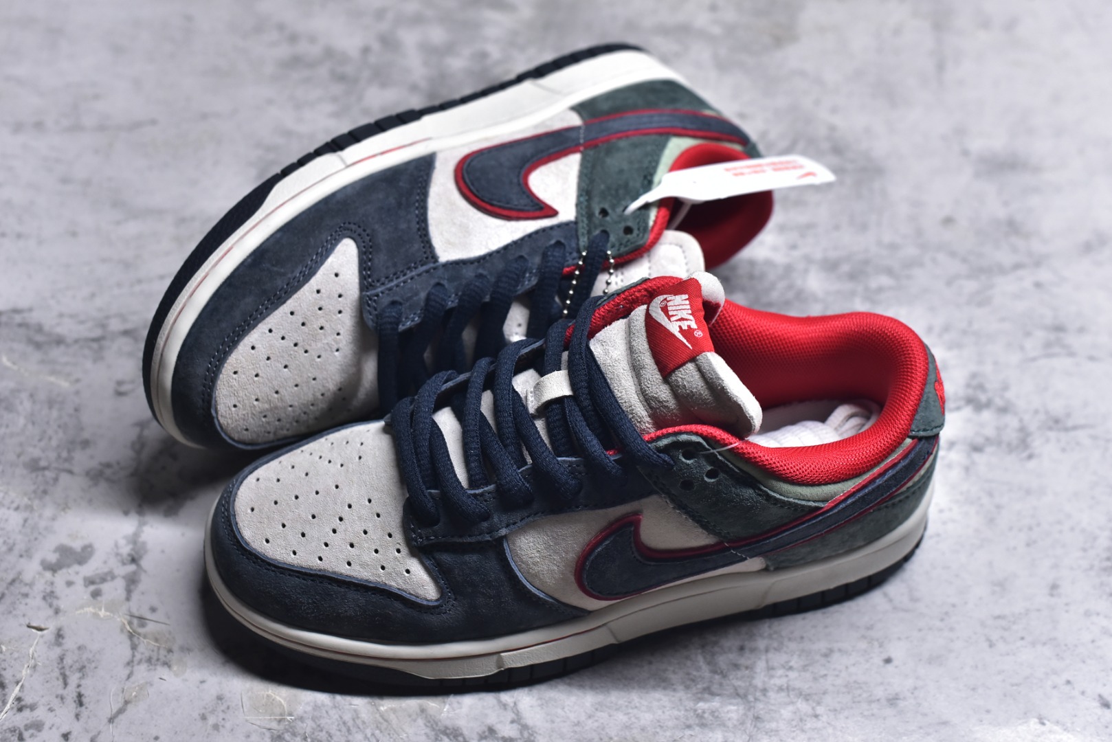 图片[7]-#开学季福利 纯原版本 NK Dunk Low 二十七色 全套原厂楦头原纸板数据档案倾力打造 原汁原味莞产 极致还原 圈内最强针车工艺 高端零售指定版 广东原厂配套原盒原标 鞋盒分三个尺码段 原厂冲刀 超高清洁度 全鞋零毛边皮料切割 采用原厂百宏鞋带以及原厂百宏织唛舌标 内标可供原厂几率过验 进口原装条纹中底布 四线拉帮白色点胶 原厂拉帮手法遵循公司 原厂电绣 尺码：36 36.5 37.5 38 38.5 39 40 40.5 41 42 42.5 43 44 44.5 45 46 47.5-选品中心