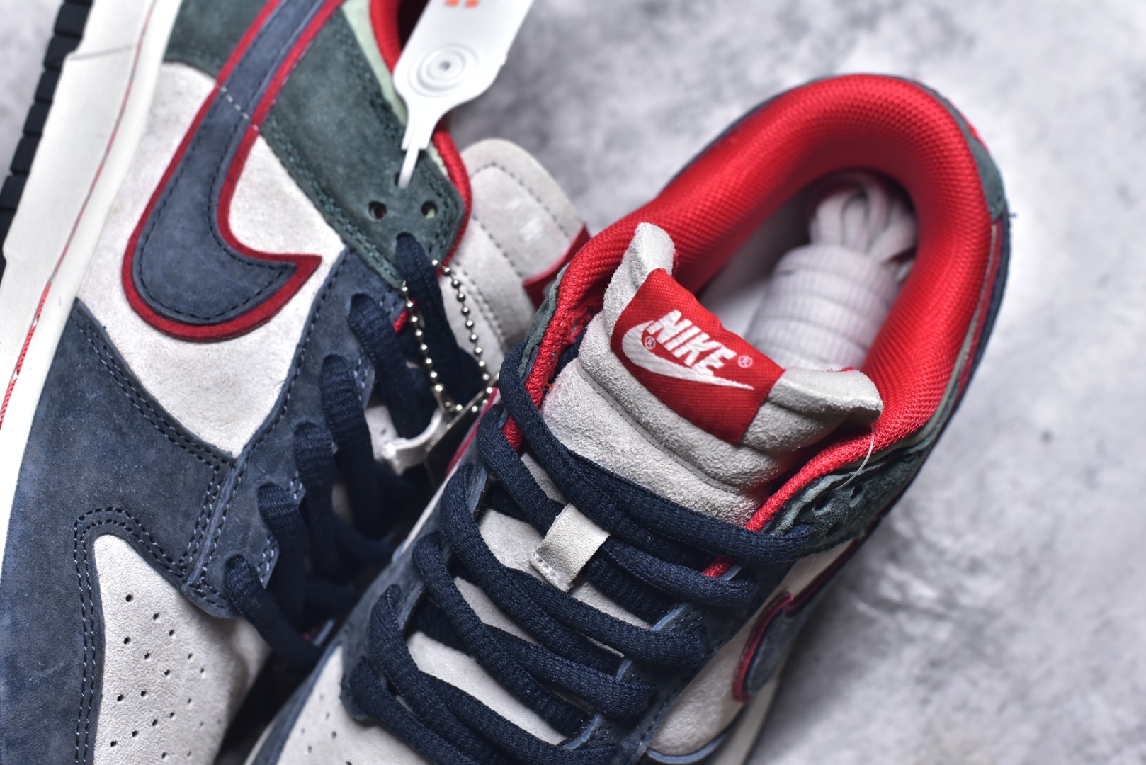 图片[9]-#开学季福利 纯原版本 NK Dunk Low 二十七色 全套原厂楦头原纸板数据档案倾力打造 原汁原味莞产 极致还原 圈内最强针车工艺 高端零售指定版 广东原厂配套原盒原标 鞋盒分三个尺码段 原厂冲刀 超高清洁度 全鞋零毛边皮料切割 采用原厂百宏鞋带以及原厂百宏织唛舌标 内标可供原厂几率过验 进口原装条纹中底布 四线拉帮白色点胶 原厂拉帮手法遵循公司 原厂电绣 尺码：36 36.5 37.5 38 38.5 39 40 40.5 41 42 42.5 43 44 44.5 45 46 47.5-选品中心