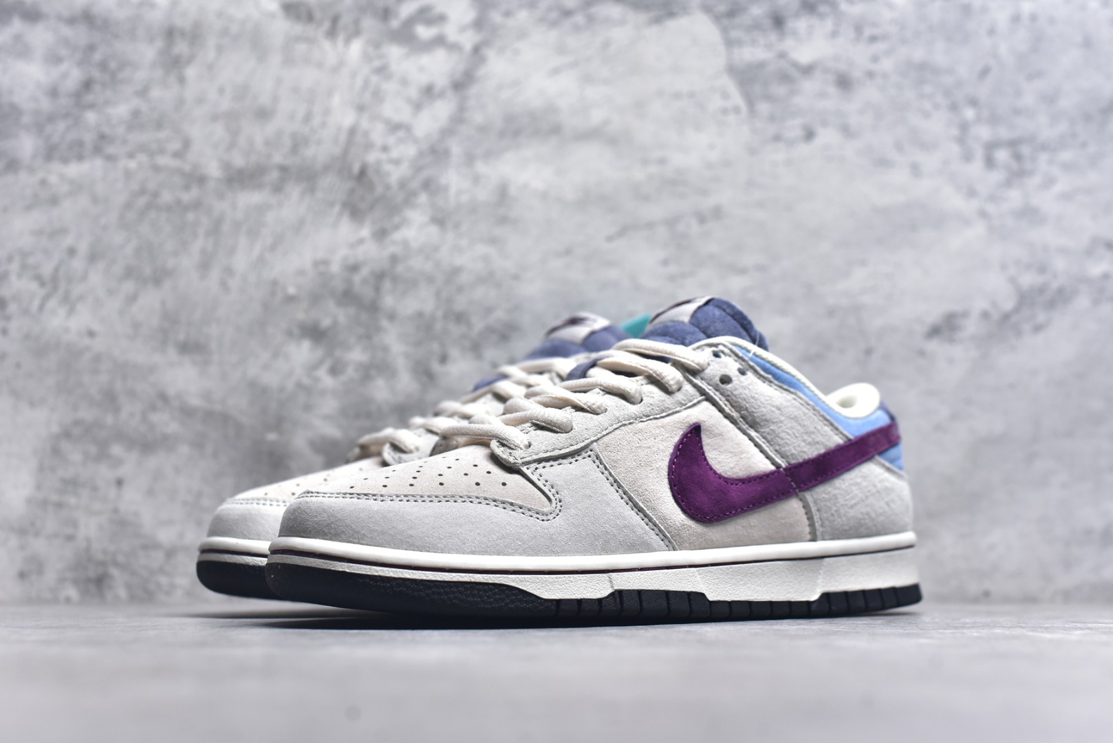 图片[2]-#开学季福利 纯原版本 NK Dunk Low 二十七色 全套原厂楦头原纸板数据档案倾力打造 原汁原味莞产 极致还原 圈内最强针车工艺 高端零售指定版 广东原厂配套原盒原标 鞋盒分三个尺码段 原厂冲刀 超高清洁度 全鞋零毛边皮料切割 采用原厂百宏鞋带以及原厂百宏织唛舌标 内标可供原厂几率过验 进口原装条纹中底布 四线拉帮白色点胶 原厂拉帮手法遵循公司 原厂电绣 尺码：36 36.5 37.5 38 38.5 39 40 40.5 41 42 42.5 43 44 44.5 45 46 47.5-选品中心