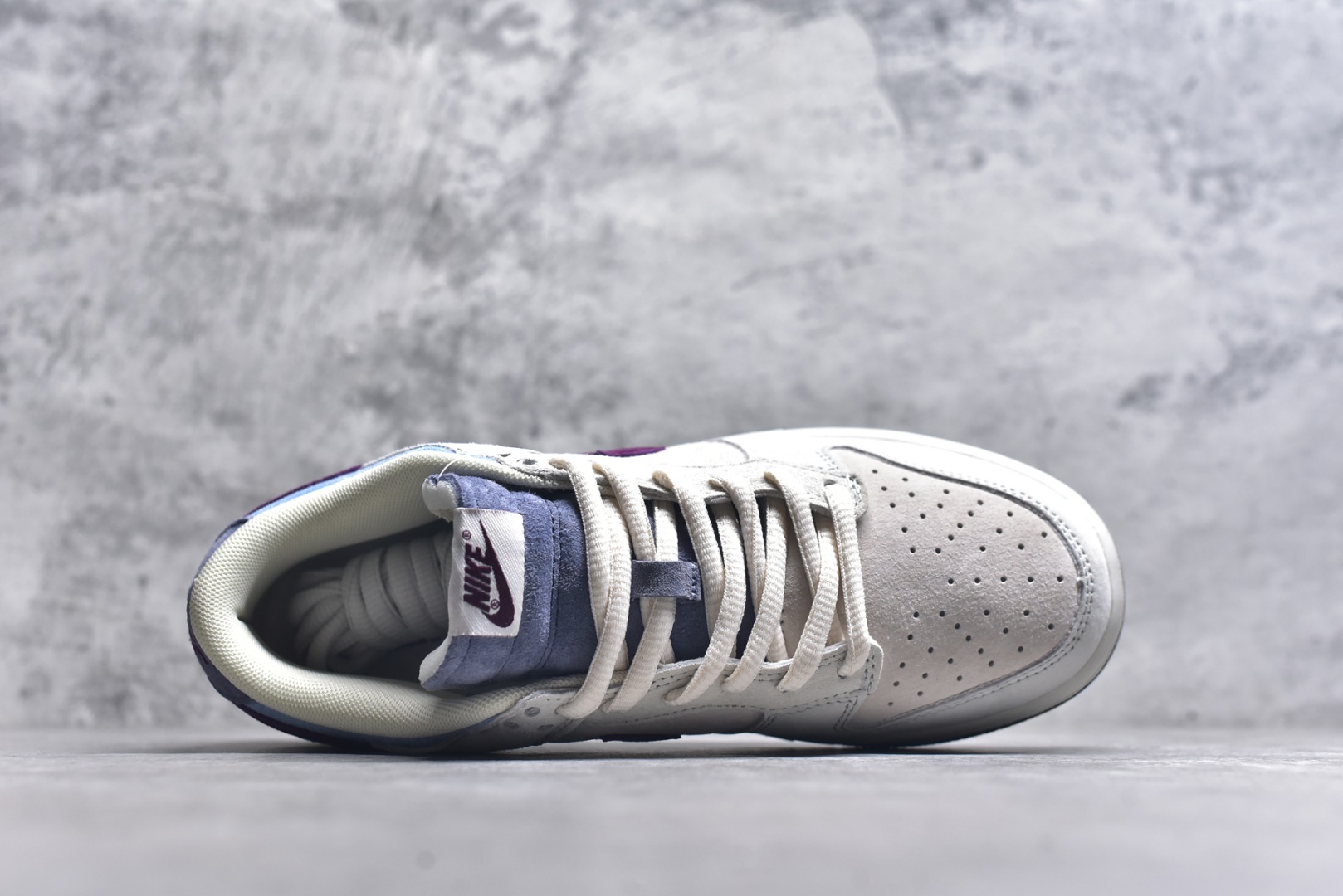 图片[4]-#开学季福利 纯原版本 NK Dunk Low 二十七色 全套原厂楦头原纸板数据档案倾力打造 原汁原味莞产 极致还原 圈内最强针车工艺 高端零售指定版 广东原厂配套原盒原标 鞋盒分三个尺码段 原厂冲刀 超高清洁度 全鞋零毛边皮料切割 采用原厂百宏鞋带以及原厂百宏织唛舌标 内标可供原厂几率过验 进口原装条纹中底布 四线拉帮白色点胶 原厂拉帮手法遵循公司 原厂电绣 尺码：36 36.5 37.5 38 38.5 39 40 40.5 41 42 42.5 43 44 44.5 45 46 47.5-选品中心