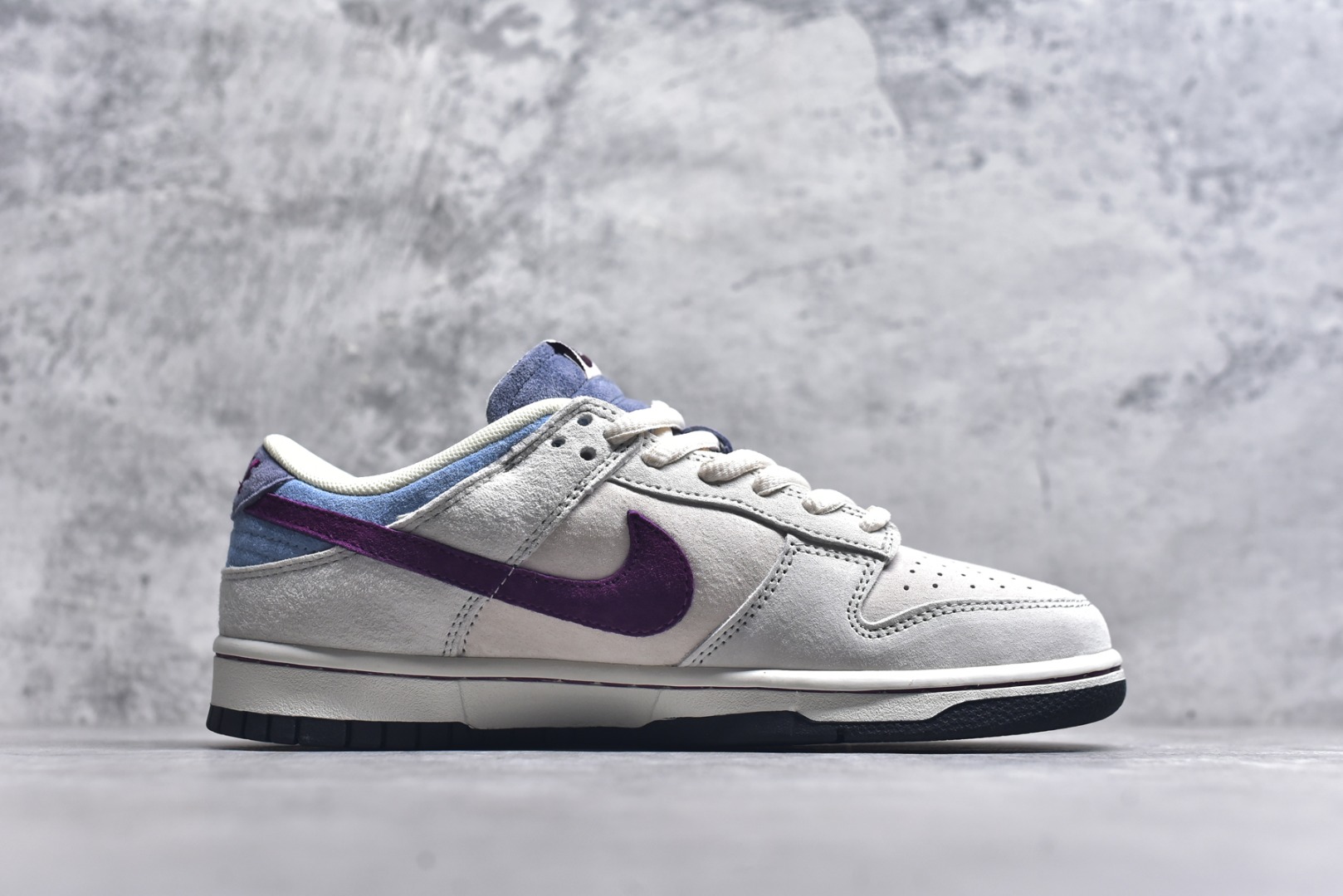 图片[3]-#开学季福利 纯原版本 NK Dunk Low 二十七色 全套原厂楦头原纸板数据档案倾力打造 原汁原味莞产 极致还原 圈内最强针车工艺 高端零售指定版 广东原厂配套原盒原标 鞋盒分三个尺码段 原厂冲刀 超高清洁度 全鞋零毛边皮料切割 采用原厂百宏鞋带以及原厂百宏织唛舌标 内标可供原厂几率过验 进口原装条纹中底布 四线拉帮白色点胶 原厂拉帮手法遵循公司 原厂电绣 尺码：36 36.5 37.5 38 38.5 39 40 40.5 41 42 42.5 43 44 44.5 45 46 47.5-选品中心