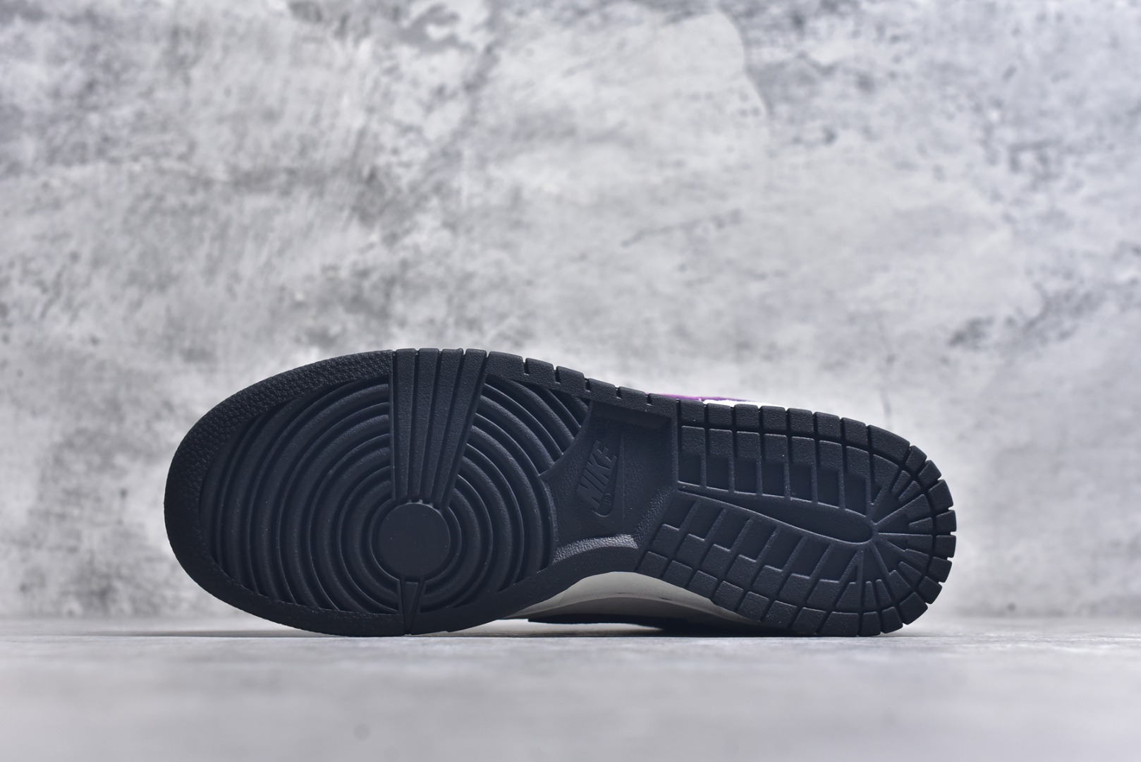 图片[6]-#开学季福利 纯原版本 NK Dunk Low 二十七色 全套原厂楦头原纸板数据档案倾力打造 原汁原味莞产 极致还原 圈内最强针车工艺 高端零售指定版 广东原厂配套原盒原标 鞋盒分三个尺码段 原厂冲刀 超高清洁度 全鞋零毛边皮料切割 采用原厂百宏鞋带以及原厂百宏织唛舌标 内标可供原厂几率过验 进口原装条纹中底布 四线拉帮白色点胶 原厂拉帮手法遵循公司 原厂电绣 尺码：36 36.5 37.5 38 38.5 39 40 40.5 41 42 42.5 43 44 44.5 45 46 47.5-选品中心