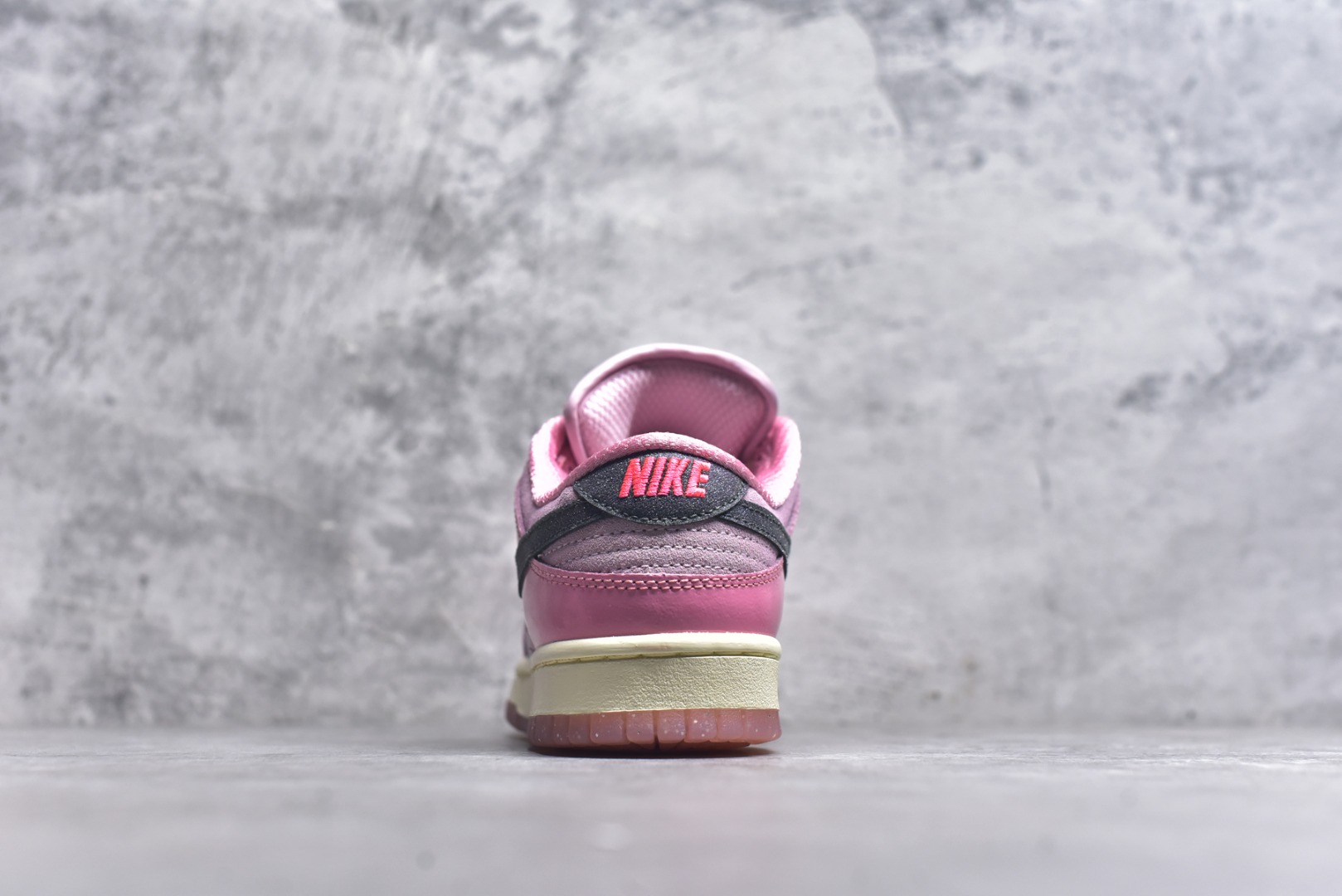 图片[5]-#开学季福利 纯原版本 NK Dunk Low 二十七色 全套原厂楦头原纸板数据档案倾力打造 原汁原味莞产 极致还原 圈内最强针车工艺 高端零售指定版 广东原厂配套原盒原标 鞋盒分三个尺码段 原厂冲刀 超高清洁度 全鞋零毛边皮料切割 采用原厂百宏鞋带以及原厂百宏织唛舌标 内标可供原厂几率过验 进口原装条纹中底布 四线拉帮白色点胶 原厂拉帮手法遵循公司 原厂电绣 尺码：36 36.5 37.5 38 38.5 39 40 40.5 41 42 42.5 43 44 44.5 45 46 47.5-选品中心