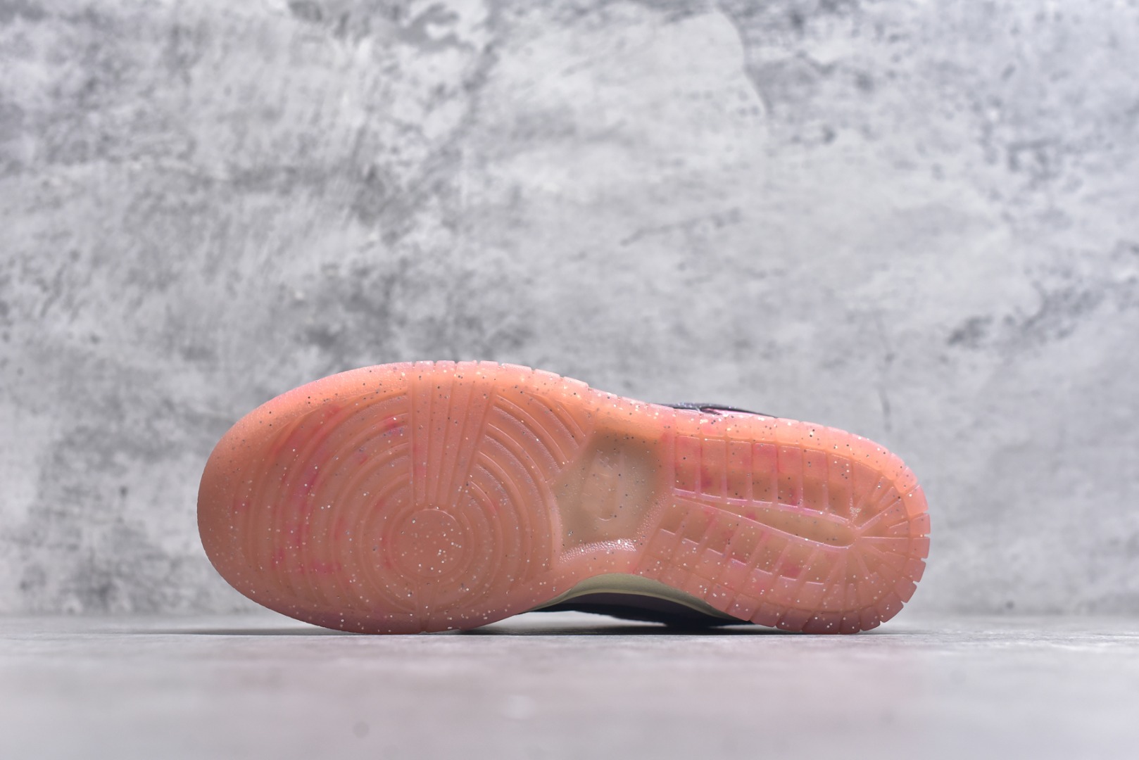 图片[6]-#开学季福利 纯原版本 NK Dunk Low 二十七色 全套原厂楦头原纸板数据档案倾力打造 原汁原味莞产 极致还原 圈内最强针车工艺 高端零售指定版 广东原厂配套原盒原标 鞋盒分三个尺码段 原厂冲刀 超高清洁度 全鞋零毛边皮料切割 采用原厂百宏鞋带以及原厂百宏织唛舌标 内标可供原厂几率过验 进口原装条纹中底布 四线拉帮白色点胶 原厂拉帮手法遵循公司 原厂电绣 尺码：36 36.5 37.5 38 38.5 39 40 40.5 41 42 42.5 43 44 44.5 45 46 47.5-选品中心