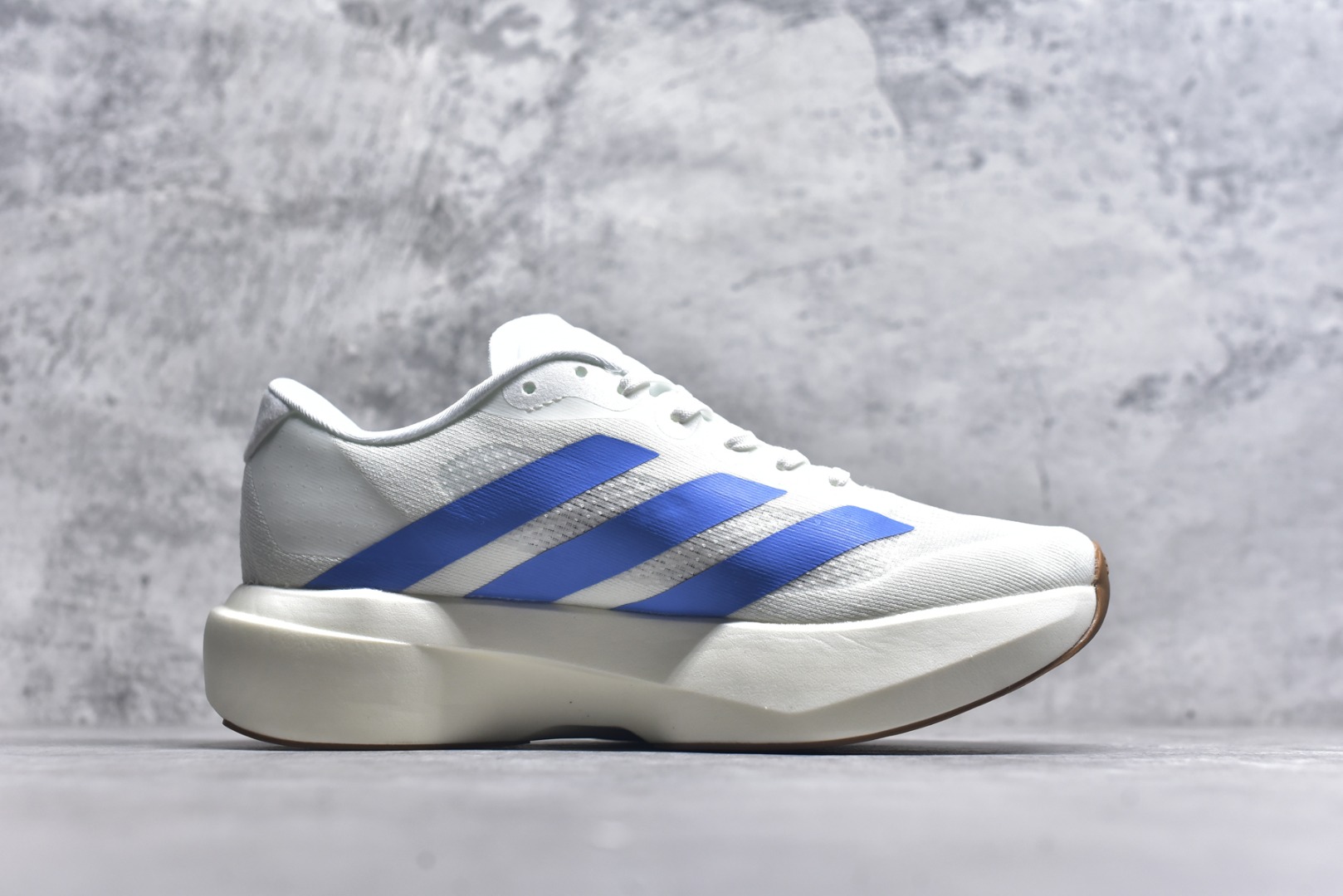 图片[3]-#Adidas Adizero Evo SL JS4454 阿迪超轻透气缓震跑鞋 #以令人难以置信的138克重量，刷新了跑鞋轻量化的记录，阿迪在材料科学和工艺技术上的深厚积累。 #全新鞋款采用Lightweight Upper材料，让穿着者几乎能够体验到一种\”裸足\”的感觉 尺码：36 36.5 37 38 38.5 39 40 40.5 41 42 42.5 43 44 44.5 45-选品中心