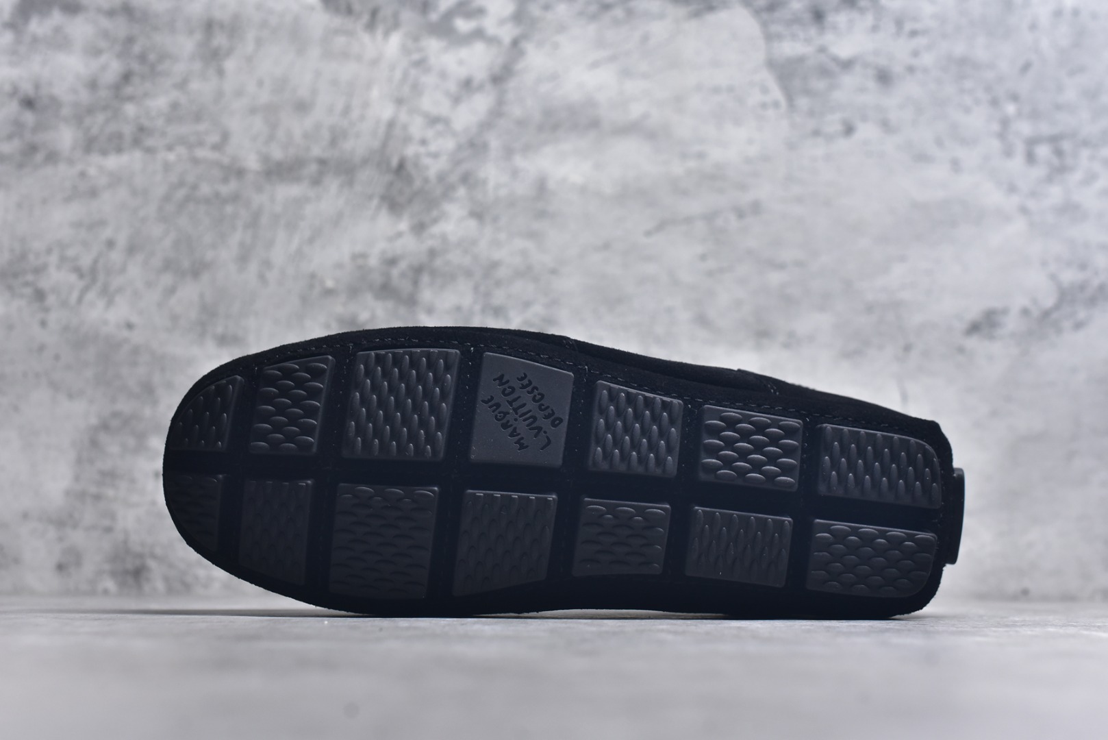 图片[6]-#LV路易威登 L家 驴牌 最新Rally系列 网面 休闲 运动鞋 豆豆鞋 原版购入开发 做货 本款 LV Rally 运动鞋拼接绒面牛皮革和网格面料，为驾驶鞋构型融入橡胶垫外底，成就舒软与轻盈兼备的摩登之选。侧面 LV 字母、后部手写体路易威登标识，以及鞋舌与外底的 Vuitton 标识共同烙下品牌印记 配送专柜精美包装🛍📦 ▪️面料： 原版定制进口网面+牛皮 ▪️内里： 原版定制透气网里 ▪️大底： 原版开模防滑橡胶材质 ▪️底厚： 2CM ▪️尺码： 男款39-45-选品中心