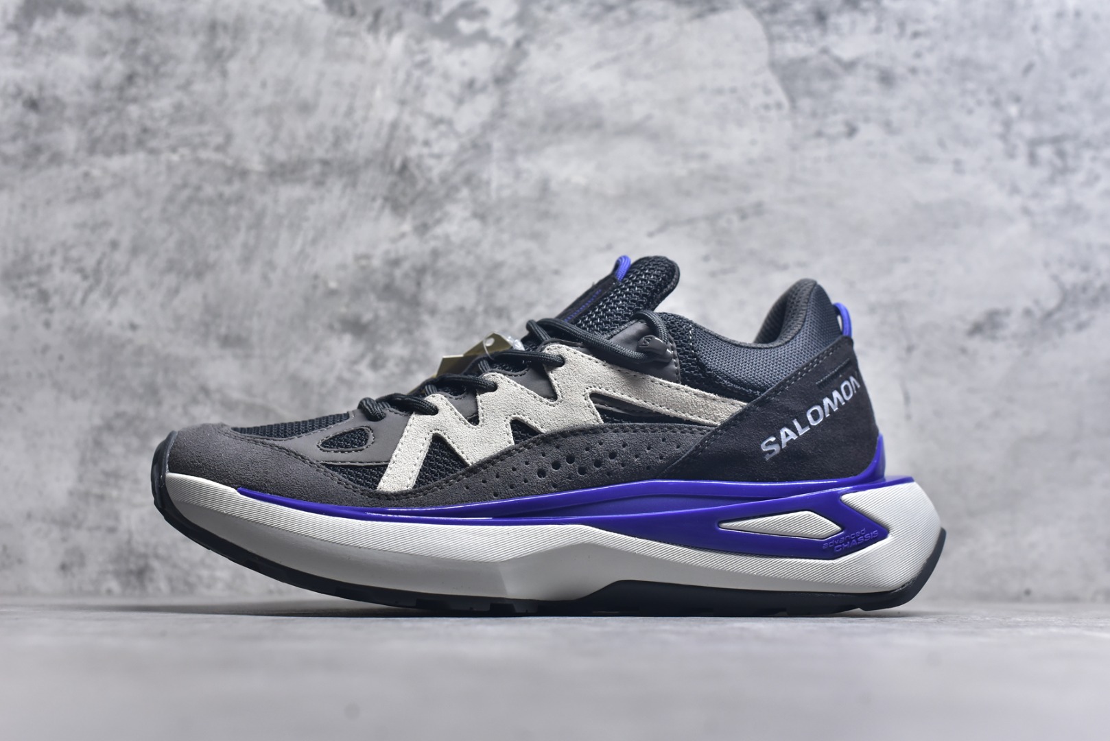 #Salomon 萨洛蒙 情侣款👫 户外都市潮流舒适休闲 减震 Odyssey Elmt 运动鞋 原版购入开发 做货 雷军同款Salomon 为越野鞋 ODYSSEY ELMT LOW 提供全新配色选项 Vanillalce，配备柔软的缓震泡棉中底，提供持久的舒适感 鞋底采用了AdvancedChassisTMM 稳定的底盘系统 为穿着者提供舒服的脚感和稳定性 面料 原版定制进口牛皮材质 内里 原版定制透气网里 鞋底 原版开模防滑发泡材质 尺码： 女码36-40 男码39-45-选品中心