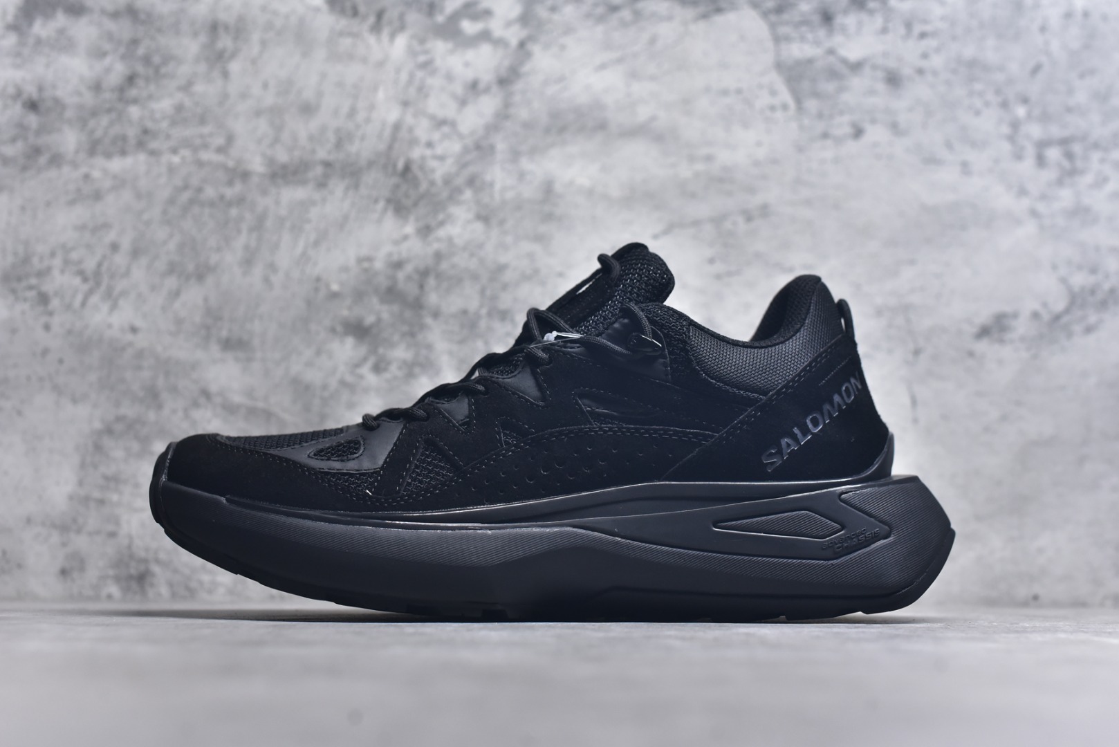 #Salomon 萨洛蒙 情侣款👫 户外都市潮流舒适休闲 减震 Odyssey Elmt 运动鞋 原版购入开发 做货 雷军同款Salomon 为越野鞋 ODYSSEY ELMT LOW 提供全新配色选项 Vanillalce，配备柔软的缓震泡棉中底，提供持久的舒适感 鞋底采用了AdvancedChassisTMM 稳定的底盘系统 为穿着者提供舒服的脚感和稳定性 面料 原版定制进口牛皮材质 内里 原版定制透气网里 鞋底 原版开模防滑发泡材质 尺码： 女码36-40 男码39-45-选品中心