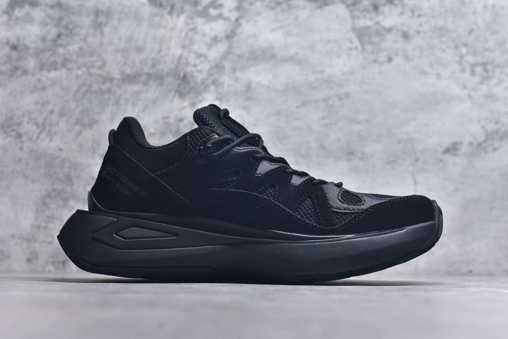 图片[3]-#Salomon 萨洛蒙 情侣款👫 户外都市潮流舒适休闲 减震 Odyssey Elmt 运动鞋 原版购入开发 做货 雷军同款Salomon 为越野鞋 ODYSSEY ELMT LOW 提供全新配色选项 Vanillalce，配备柔软的缓震泡棉中底，提供持久的舒适感 鞋底采用了AdvancedChassisTMM 稳定的底盘系统 为穿着者提供舒服的脚感和稳定性 面料 原版定制进口牛皮材质 内里 原版定制透气网里 鞋底 原版开模防滑发泡材质 尺码： 女码36-40 男码39-45-选品中心