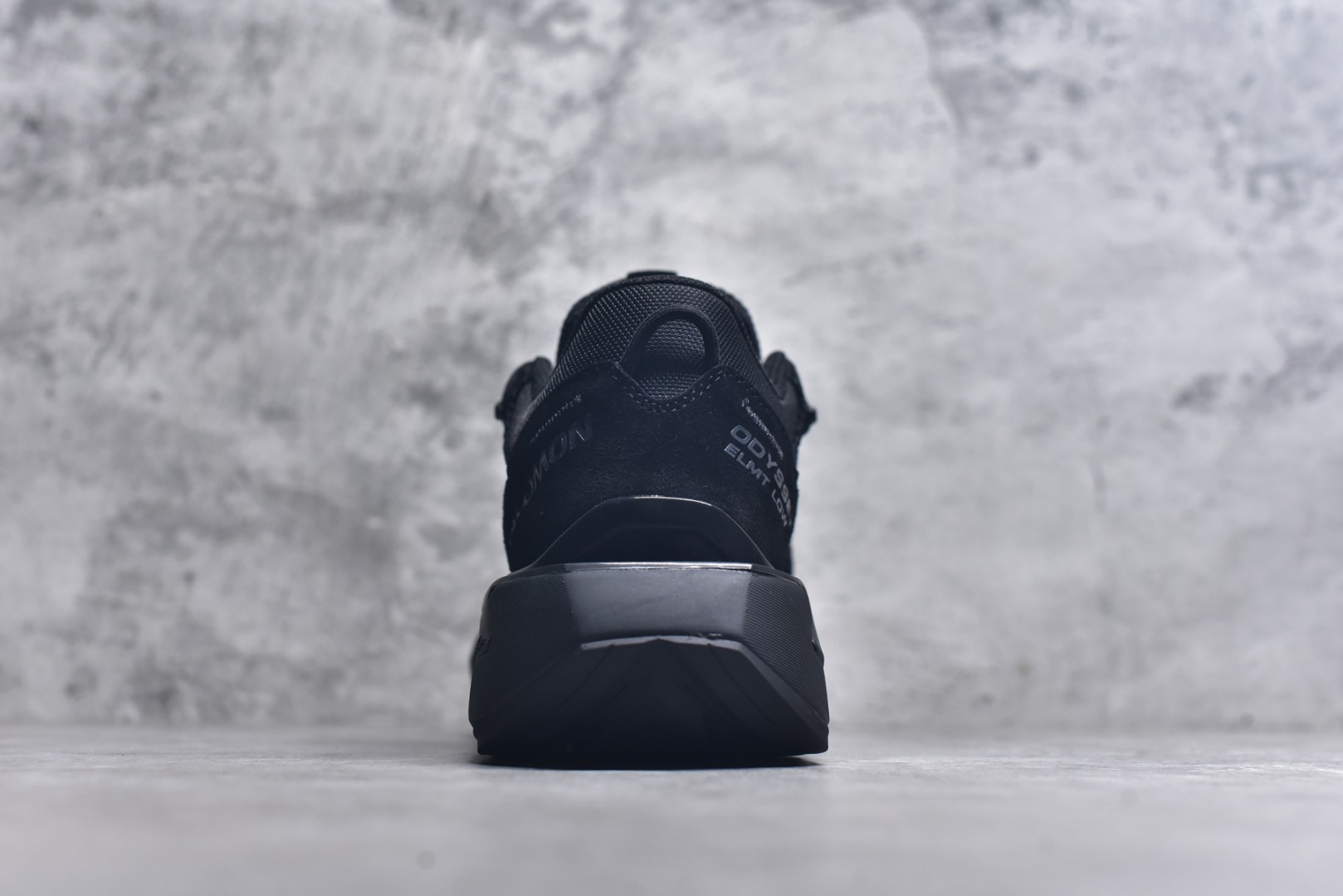 图片[5]-#Salomon 萨洛蒙 情侣款👫 户外都市潮流舒适休闲 减震 Odyssey Elmt 运动鞋 原版购入开发 做货 雷军同款Salomon 为越野鞋 ODYSSEY ELMT LOW 提供全新配色选项 Vanillalce，配备柔软的缓震泡棉中底，提供持久的舒适感 鞋底采用了AdvancedChassisTMM 稳定的底盘系统 为穿着者提供舒服的脚感和稳定性 面料 原版定制进口牛皮材质 内里 原版定制透气网里 鞋底 原版开模防滑发泡材质 尺码： 女码36-40 男码39-45-选品中心