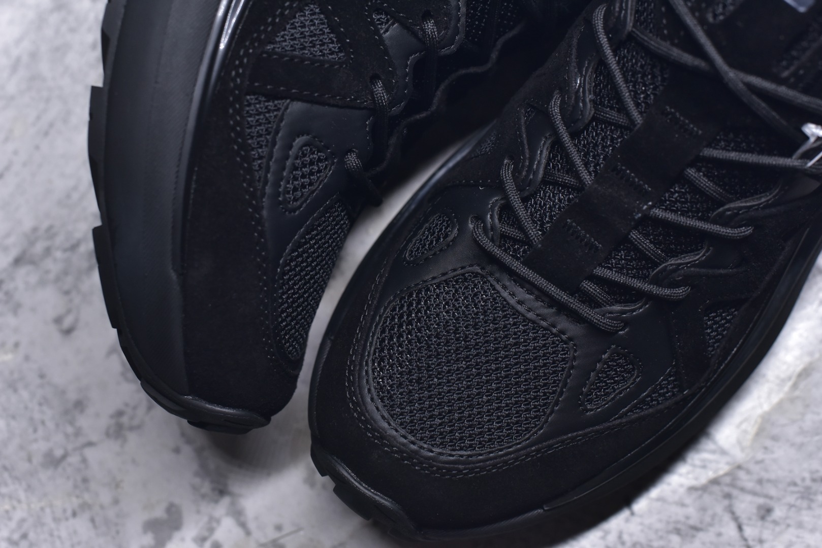 图片[8]-#Salomon 萨洛蒙 情侣款👫 户外都市潮流舒适休闲 减震 Odyssey Elmt 运动鞋 原版购入开发 做货 雷军同款Salomon 为越野鞋 ODYSSEY ELMT LOW 提供全新配色选项 Vanillalce，配备柔软的缓震泡棉中底，提供持久的舒适感 鞋底采用了AdvancedChassisTMM 稳定的底盘系统 为穿着者提供舒服的脚感和稳定性 面料 原版定制进口牛皮材质 内里 原版定制透气网里 鞋底 原版开模防滑发泡材质 尺码： 女码36-40 男码39-45-选品中心