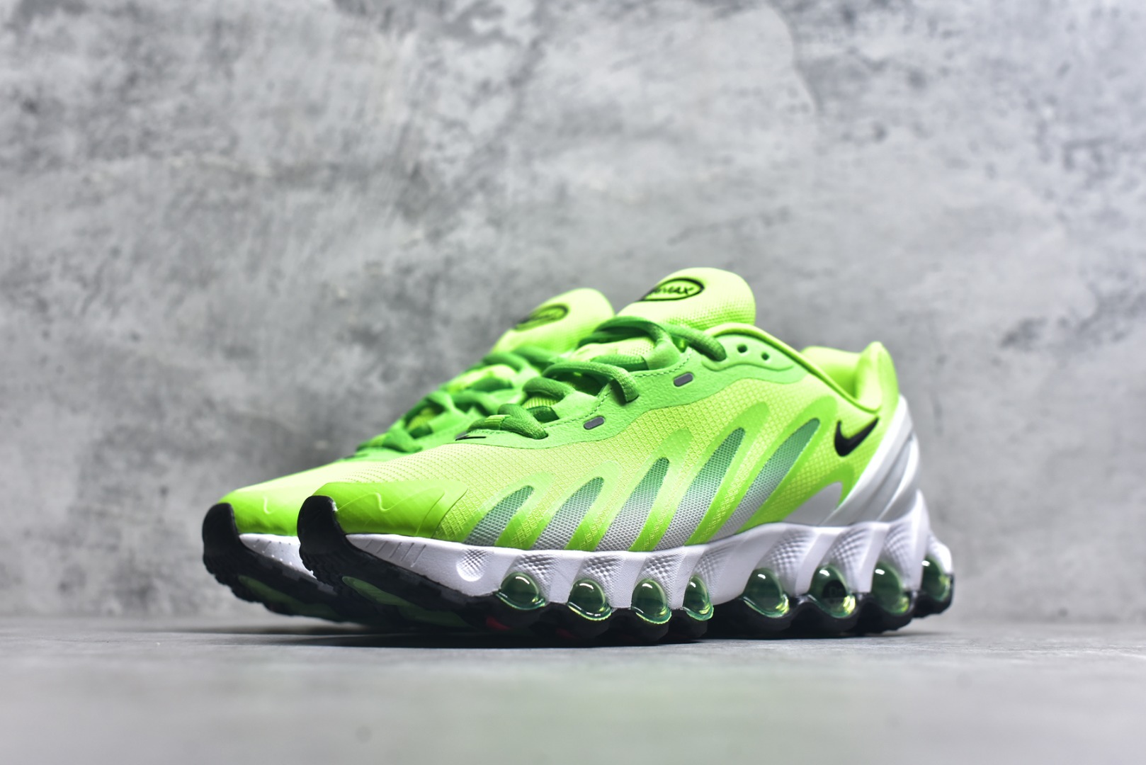 图片[2]-#Nk Air Max Dn8 耐克运动舒适减震气垫跑步鞋 #鞋款旨在透过 Dynamic Air 技术提升全天穿着体验，当中首次采用了全掌 Dynamic Air 系统，内置两组 Air 气垫，并透过八条互相连通的气管形成持续的气压循环，让每一步都更具弹性与灵活度。 货号：FQ7860-035 尺码：36-45-选品中心