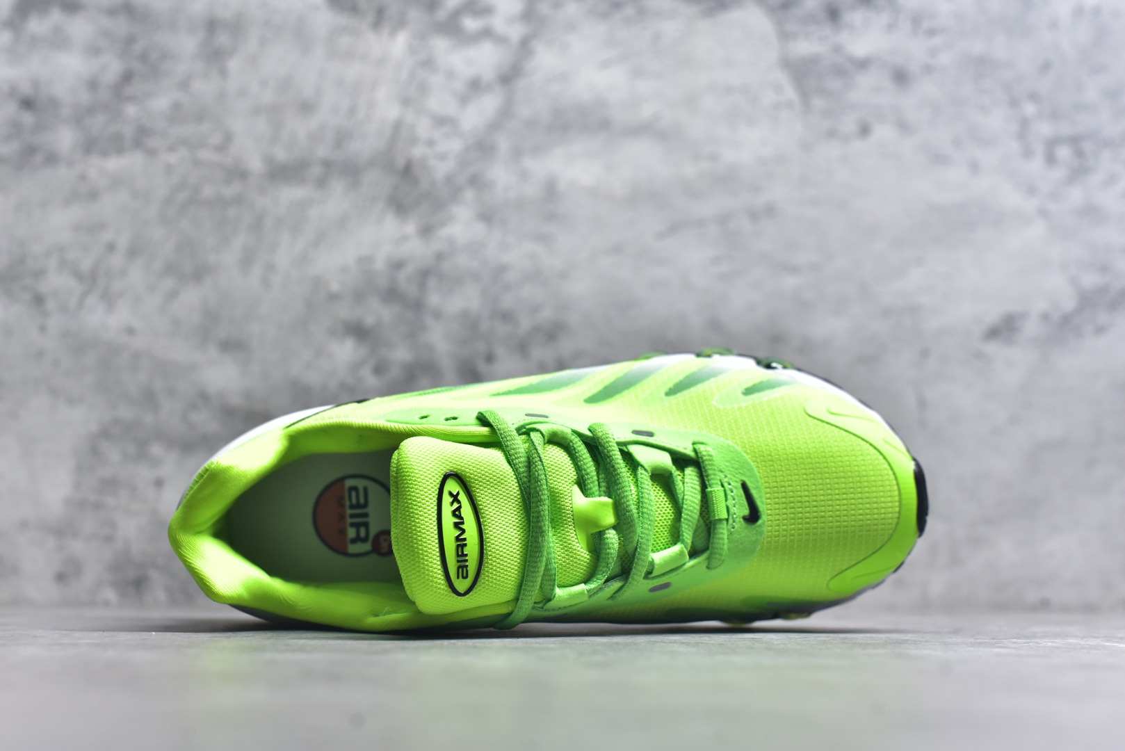 图片[4]-#Nk Air Max Dn8 耐克运动舒适减震气垫跑步鞋 #鞋款旨在透过 Dynamic Air 技术提升全天穿着体验，当中首次采用了全掌 Dynamic Air 系统，内置两组 Air 气垫，并透过八条互相连通的气管形成持续的气压循环，让每一步都更具弹性与灵活度。 货号：FQ7860-035 尺码：36-45-选品中心