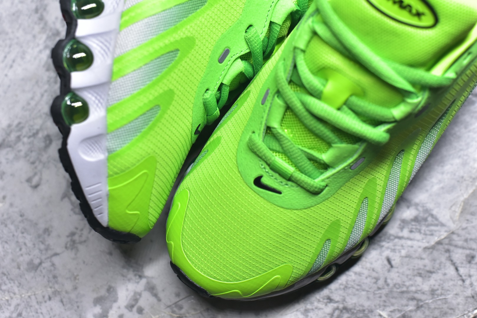 图片[8]-#Nk Air Max Dn8 耐克运动舒适减震气垫跑步鞋 #鞋款旨在透过 Dynamic Air 技术提升全天穿着体验，当中首次采用了全掌 Dynamic Air 系统，内置两组 Air 气垫，并透过八条互相连通的气管形成持续的气压循环，让每一步都更具弹性与灵活度。 货号：FQ7860-035 尺码：36-45-选品中心