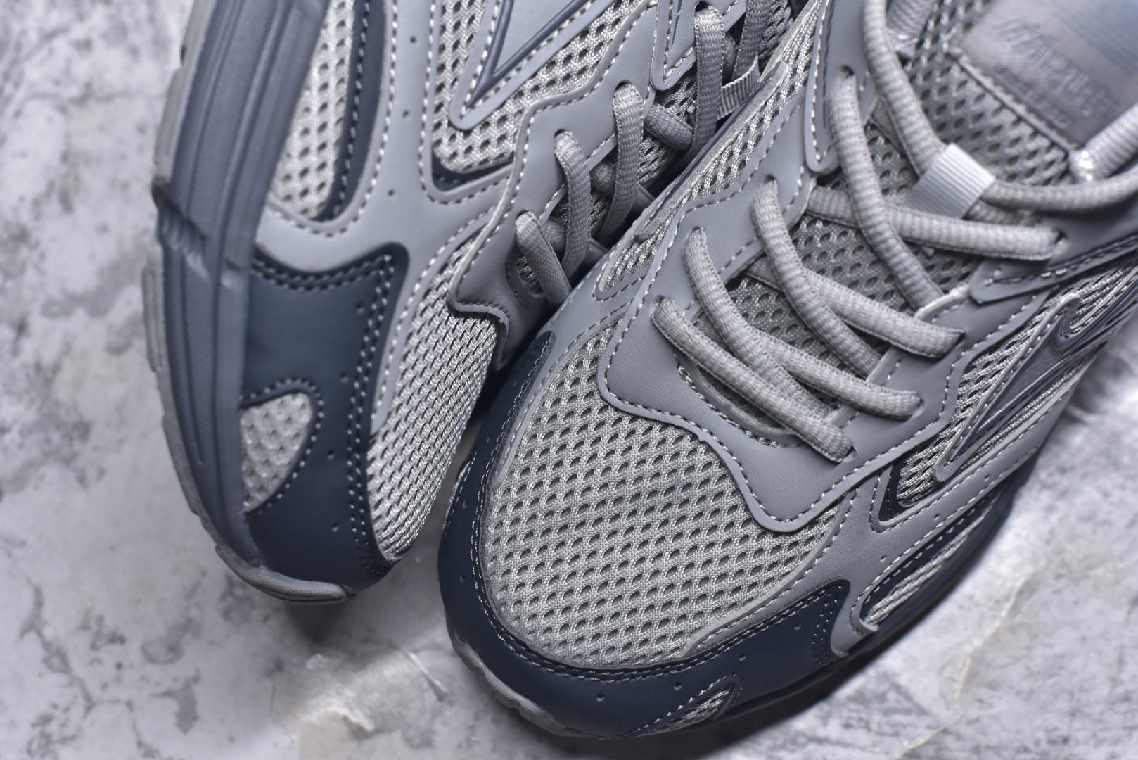 图片[8]-#Mizuno Speed 2K 美津浓复古厚底织物合成革防滑耐磨透气低帮休闲跑步鞋 美津浓（Mizuno）是日本美津浓株式会社于1906年创立的运动品牌，经过一个多世纪的不断努力现已成为世界著名的运动器具、服装和鞋类生产商。美津浓力求服务于各类运动项目，并竭力使运动生活更加愉快和振奋。产品种类齐全，覆盖几乎全部主要运动项目，达到30万多个品类。尺码：36 36.5 37.5 38 38.5 39 40 40.5 41 42 42.5 43 44 44.5 45-选品中心