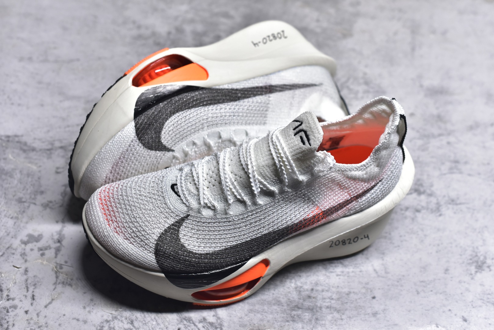 图片[7]-#Nike Zoom VaporFly Next% 3 \”Prototype\” 全新超级马拉松跑鞋 FD8356-100 #鞋款搭载两个Airzoom缓震配置，全掌型碳纤维板，缔造出色推进感；中底ZoomX 泡绵从后跟延伸至鞋头，超强回弹性 尺码：36 36.5 37.5 38 38.5 39 40 40.5 41 42 42.5 43 44 44.5 45 46 Z.D4-选品中心