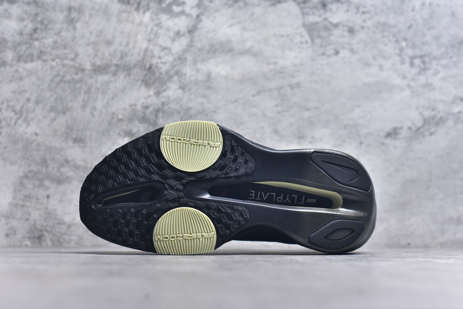 图片[6]-#Nike Zoom VaporFly Next% 3 \”Prototype\” 全新超级马拉松跑鞋 HV6350-001 #鞋款搭载两个Airzoom缓震配置，全掌型碳纤维板，缔造出色推进感；中底ZoomX 泡绵从后跟延伸至鞋头，超强回弹性 尺码：36 36.5 37.5 38 38.5 39 40 40.5 41 42 42.5 43 44 44.5 45 46 Z.D4-选品中心